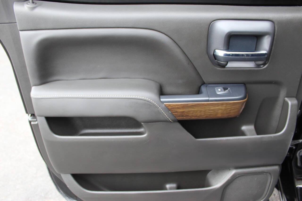 2018 Black GMC Sierra 1500 Denali Crew Cab Long Box 4WD (3GTU2PEJ9JG) with an 6.2L V8 6.2L V8 engine, Automatic 8-Speed transmission, located at 4301 NW 39th , Oklahoma City, OK, 73112, (405) 949-5600, 35.512135, -97.598671 - NO DRIVERS LICENCE NO-FULL COVERAGE INSURANCE-NO CREDIT CHECK. COME ON OVER TO SUPERSPORTS AND TAKE A LOOK AND TEST DRIVE. PLEASE GIVE US A CALL AT (405) 949-5600. NO LICENSIA DE MANEJAR- NO SEGURO DE COBERTURA TOTAL- NO VERIFICACCION DE CREDITO. POR FAVOR VENGAN A SUPERSPORTS, ECHE UN - Photo#14