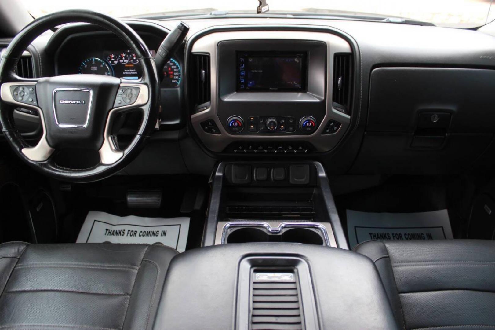 2018 Black GMC Sierra 1500 Denali Crew Cab Long Box 4WD (3GTU2PEJ9JG) with an 6.2L V8 OHV 16V engine, 6A transmission, located at 4301 NW 39th , Oklahoma City, OK, 73112, (405) 949-5600, 35.512135, -97.598671 - NO DRIVERS LICENCE NO-FULL COVERAGE INSURANCE-NO CREDIT CHECK. COME ON OVER TO SUPERSPORTS AND TAKE A LOOK AND TEST DRIVE. PLEASE GIVE US A CALL AT (405) 949-5600. NO LICENSIA DE MANEJAR- NO SEGURO DE COBERTURA TOTAL- NO VERIFICACCION DE CREDITO. POR FAVOR VENGAN A SUPERSPORTS, ECHE UN - Photo#18