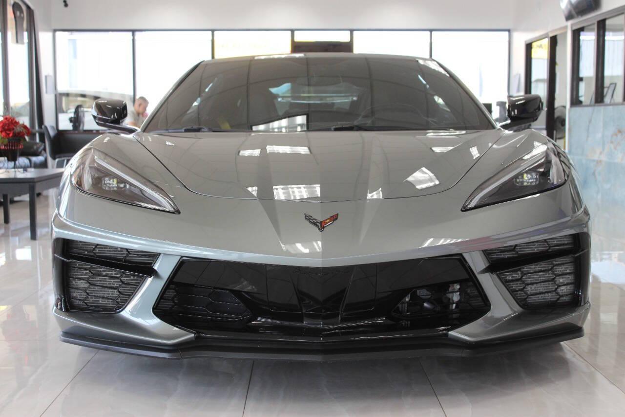 2023 Gray Chevrolet Corvette 1LT Coupe (1G1YA2D41P5) with an 6.2L V8 engine, 8A transmission, located at 4301 NW 39th , Oklahoma City, OK, 73112, (405) 949-5600, 35.512135, -97.598671 - NO DRIVERS LICENCE -NO FULL COVERAGE INSURANCE - NO CREDIT CHECK. COME ON OVER TO SUPERSPORTS, TAKE A LOOK AND TEST DRIVE. PLEASE GIVE US A CALL AT (405) 949-5600. NO LICENCIA DE CONDUCIR - NO SEGURO DE COBERTURA TOTAL - NO VERIFICACION DE CREDITO. VISITENOS EN SUPERSPORTS, MIRE NUESTRO - Photo#6