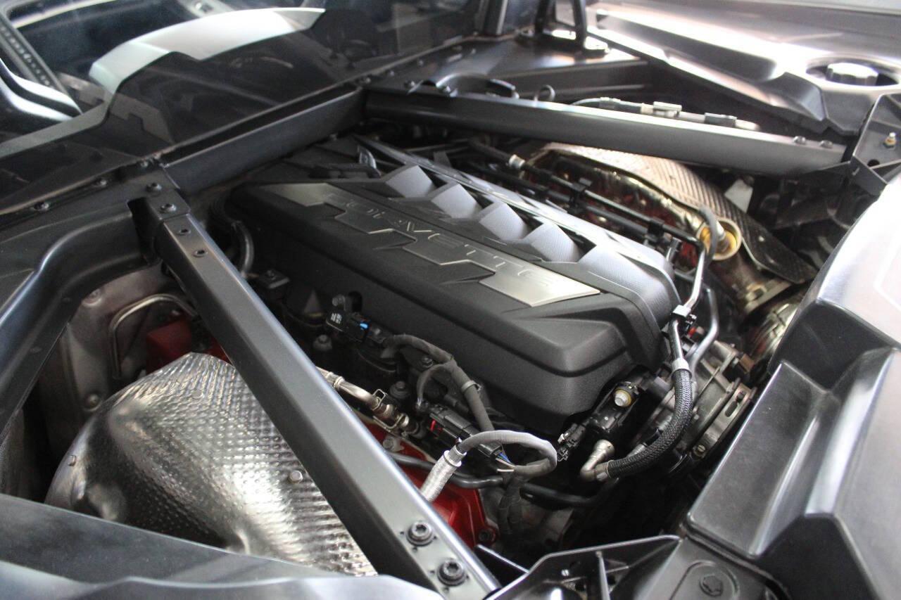 2023 Gray Chevrolet Corvette 1LT Coupe (1G1YA2D41P5) with an 6.2L V8 engine, 8A transmission, located at 4301 NW 39th , Oklahoma City, OK, 73112, (405) 949-5600, 35.512135, -97.598671 - NO DRIVERS LICENCE -NO FULL COVERAGE INSURANCE - NO CREDIT CHECK. COME ON OVER TO SUPERSPORTS, TAKE A LOOK AND TEST DRIVE. PLEASE GIVE US A CALL AT (405) 949-5600. NO LICENCIA DE CONDUCIR - NO SEGURO DE COBERTURA TOTAL - NO VERIFICACION DE CREDITO. VISITENOS EN SUPERSPORTS, MIRE NUESTRO - Photo#8