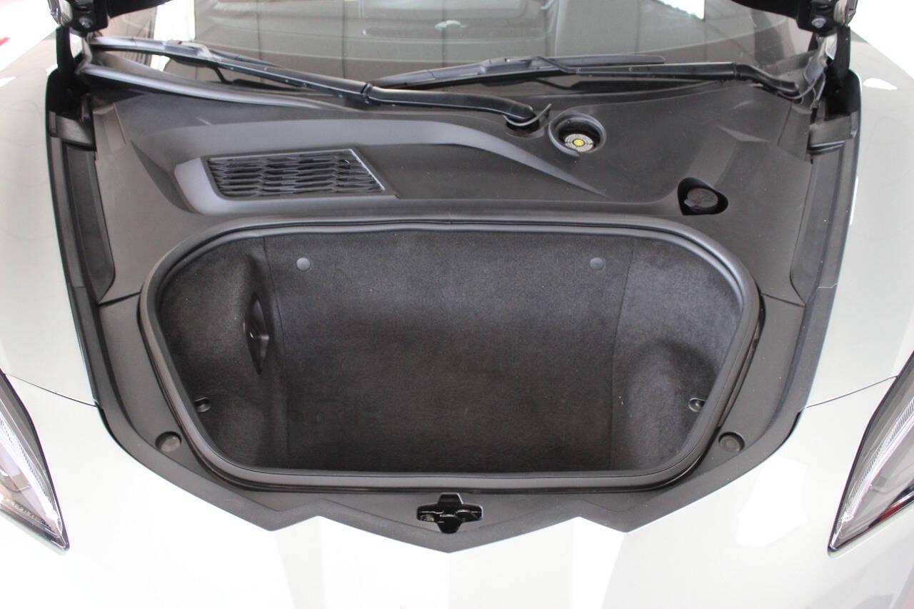 2023 Gray Chevrolet Corvette 1LT Coupe (1G1YA2D41P5) with an 6.2L V8 engine, 8A transmission, located at 4301 NW 39th , Oklahoma City, OK, 73112, (405) 949-5600, 35.512135, -97.598671 - NO DRIVERS LICENCE -NO FULL COVERAGE INSURANCE - NO CREDIT CHECK. COME ON OVER TO SUPERSPORTS, TAKE A LOOK AND TEST DRIVE. PLEASE GIVE US A CALL AT (405) 949-5600. NO LICENCIA DE CONDUCIR - NO SEGURO DE COBERTURA TOTAL - NO VERIFICACION DE CREDITO. VISITENOS EN SUPERSPORTS, MIRE NUESTRO - Photo#10