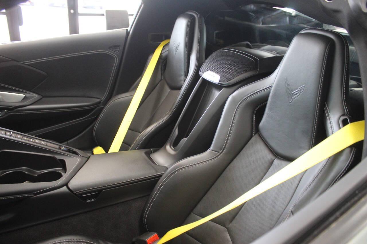 2023 Gray Chevrolet Corvette 1LT Coupe (1G1YA2D41P5) with an 6.2L V8 engine, 8A transmission, located at 4301 NW 39th , Oklahoma City, OK, 73112, (405) 949-5600, 35.512135, -97.598671 - NO DRIVERS LICENCE -NO FULL COVERAGE INSURANCE - NO CREDIT CHECK. COME ON OVER TO SUPERSPORTS, TAKE A LOOK AND TEST DRIVE. PLEASE GIVE US A CALL AT (405) 949-5600. NO LICENCIA DE CONDUCIR - NO SEGURO DE COBERTURA TOTAL - NO VERIFICACION DE CREDITO. VISITENOS EN SUPERSPORTS, MIRE NUESTRO - Photo#12