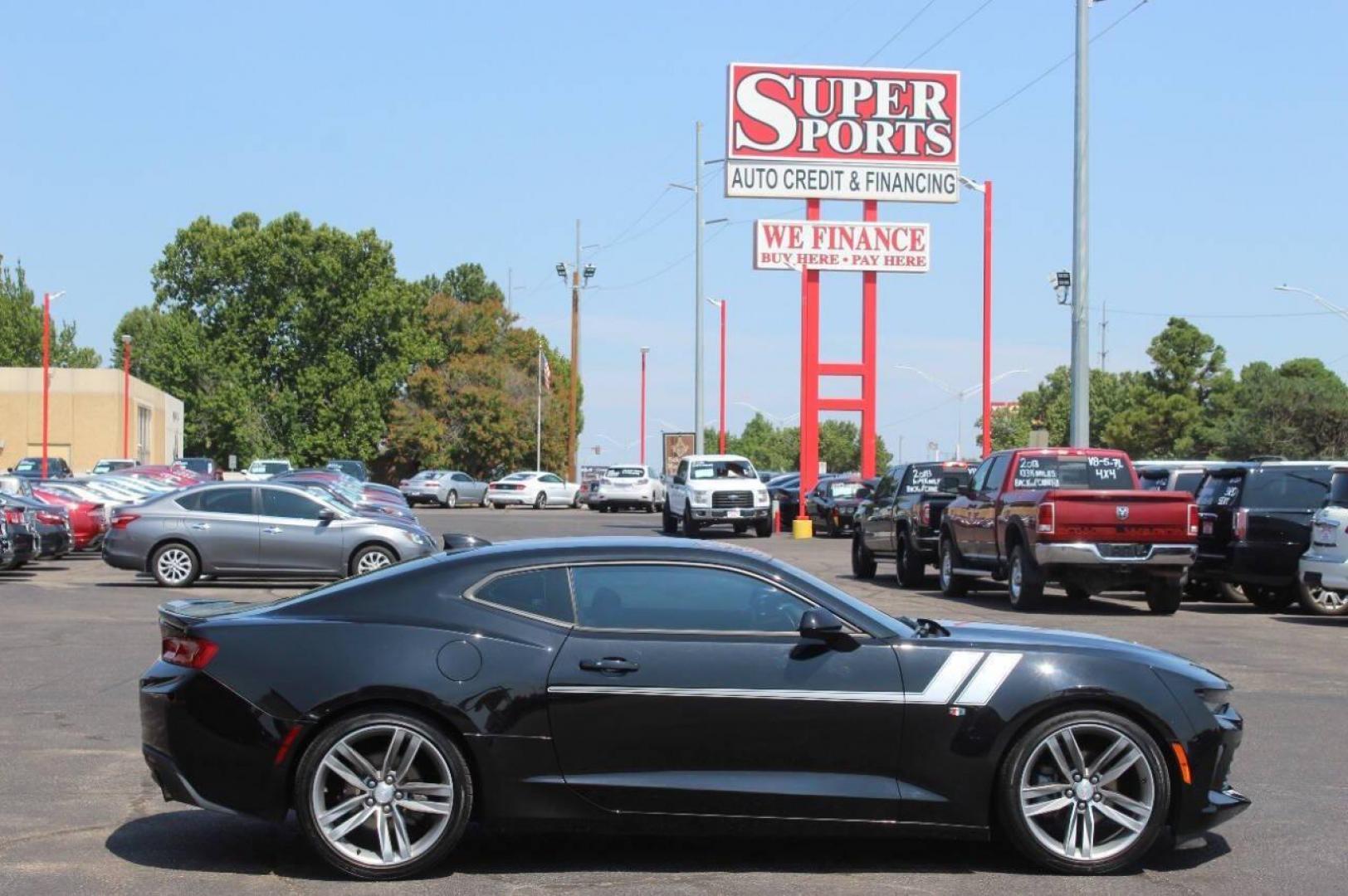 2018 Black Chevrolet Camaro 1LT Coupe (1G1FB1RS5J0) with an 3.6L V6 DOHC 24V engine, 6A transmission, located at 4301 NW 39th , Oklahoma City, OK, 73112, (405) 949-5600, 35.512135, -97.598671 - Photo#3