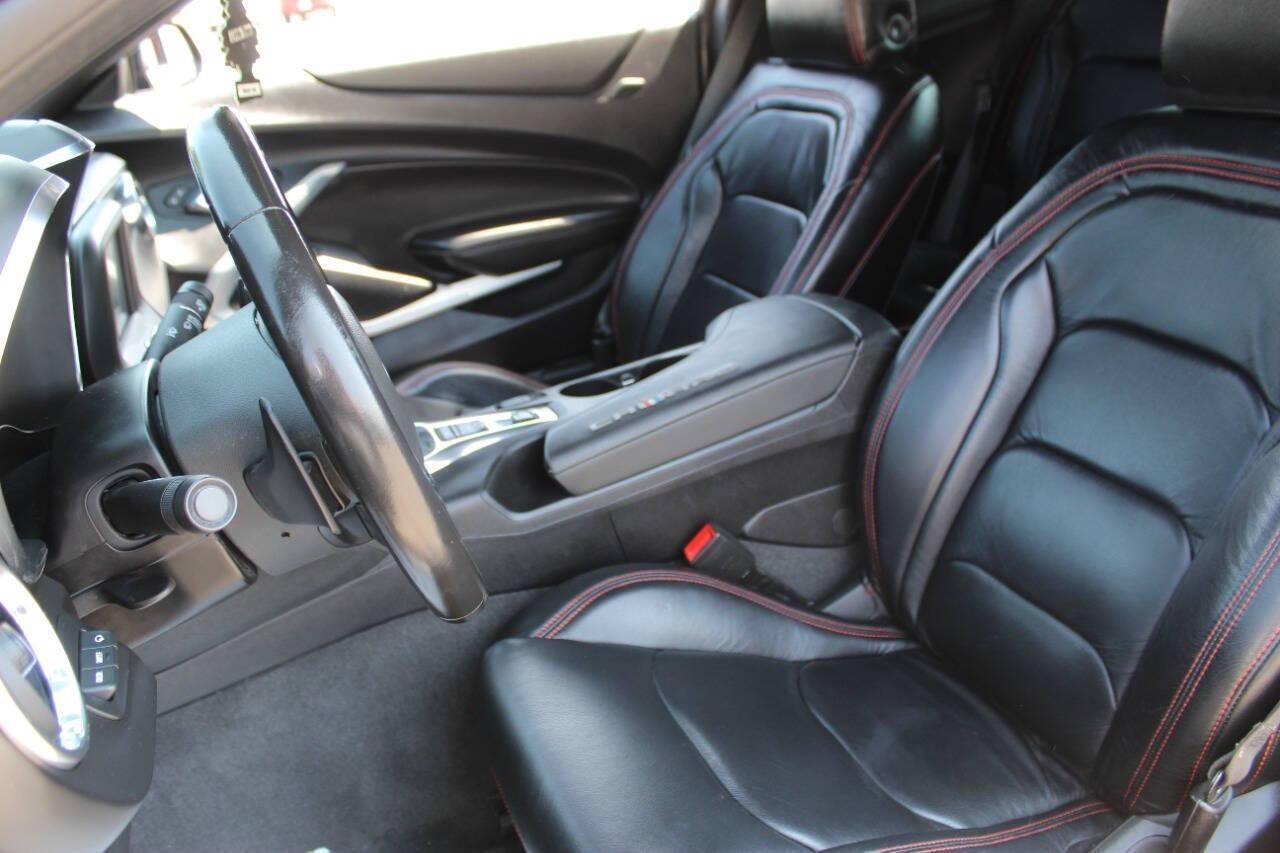 2018 Black Chevrolet Camaro 1LT Coupe (1G1FB1RS5J0) with an 3.6L V6 DOHC 24V engine, 6A transmission, located at 4301 NW 39th , Oklahoma City, OK, 73112, (405) 949-5600, 35.512135, -97.598671 - NO DRIVERS LICENCE -NO FULL COVERAGE INSURANCE - NO CREDIT CHECK. COME ON OVER TO SUPERSPORTS, TAKE A LOOK AND TEST DRIVE. PLEASE GIVE US A CALL AT (405) 949-5600. NO LICENCIA DE CONDUCIR - NO SEGURO DE COBERTURA TOTAL - NO VERIFICACION DE CREDITO. VISITENOS EN SUPERSPORTS, MIRE NUESTRO - Photo#8