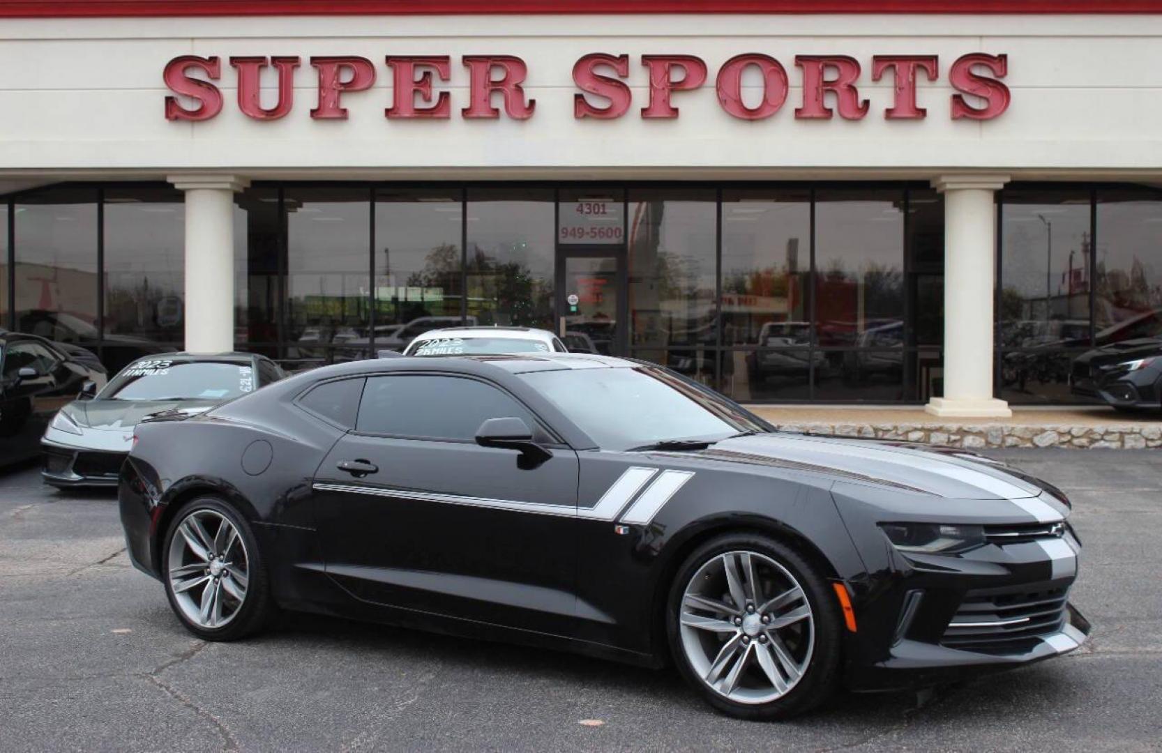 2018 Black Chevrolet Camaro 1LT Coupe (1G1FB1RS5J0) with an 3.6L V6 DOHC 24V engine, 6A transmission, located at 4301 NW 39th , Oklahoma City, OK, 73112, (405) 949-5600, 35.512135, -97.598671 - NO DRIVERS LICENCE -NO FULL COVERAGE INSURANCE - NO CREDIT CHECK. COME ON OVER TO SUPERSPORTS, TAKE A LOOK AND TEST DRIVE. PLEASE GIVE US A CALL AT (405) 949-5600. NO LICENCIA DE CONDUCIR - NO SEGURO DE COBERTURA TOTAL - NO VERIFICACION DE CREDITO. VISITENOS EN SUPERSPORTS, MIRE NUESTRO - Photo#0