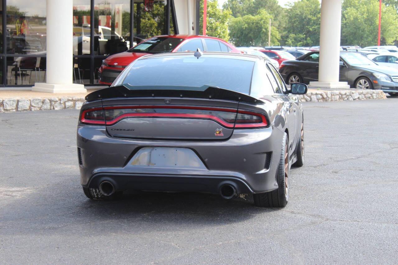2018 Charcoal Dodge Charger SRT 392 (2C3CDXGJ9JH) with an 6.4L V8 6.4L V8 engine, Automatic 8-Speed transmission, located at 4301 NW 39th , Oklahoma City, OK, 73112, (405) 949-5600, 35.512135, -97.598671 - NO DRIVERS LICENCE NO-FULL COVERAGE INSURANCE-NO CREDIT CHECK. COME ON OVER TO SUPERSPORTS AND TAKE A LOOK AND TEST DRIVE. PLEASE GIVE US A CALL AT (405) 949-5600. NO LICENSIA DE MANEJAR- NO SEGURO DE COBERTURA TOTAL- NO VERIFICACCION DE CREDITO. POR FAVOR VENGAN A SUPERSPORTS, ECHE UN - Photo#5