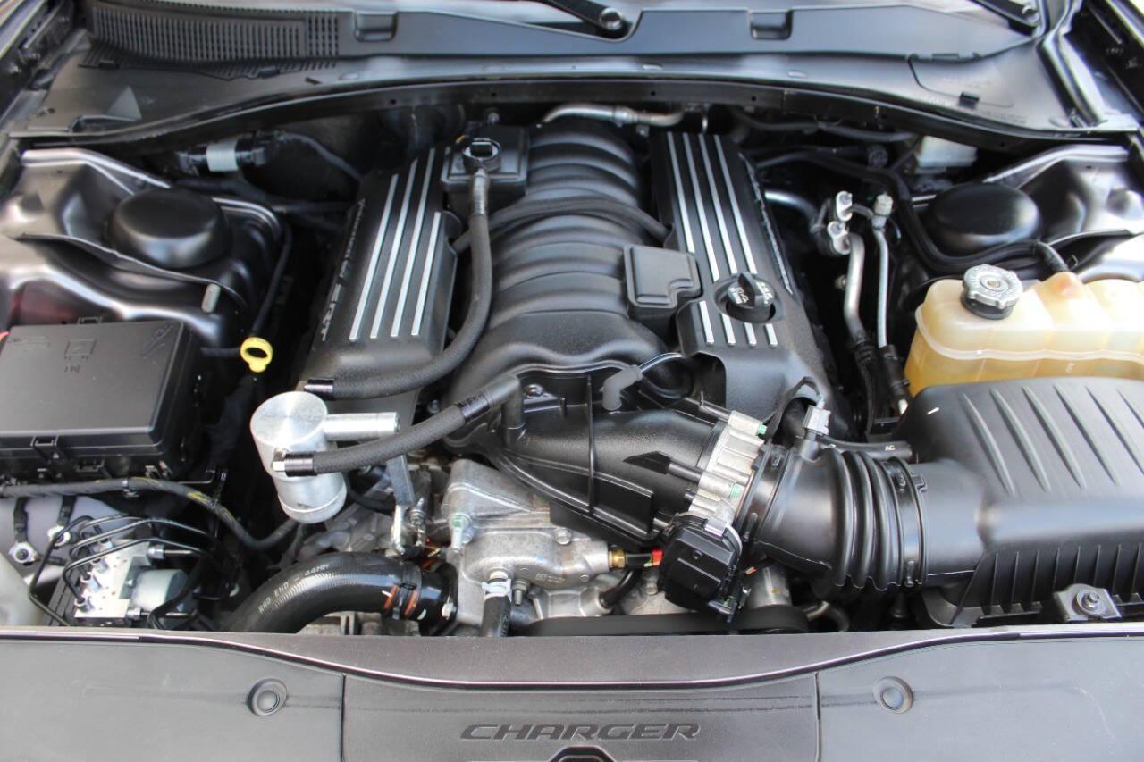 2018 Charcoal Dodge Charger SRT 392 (2C3CDXGJ9JH) with an 6.4L V8 6.4L V8 engine, Automatic 8-Speed transmission, located at 4301 NW 39th , Oklahoma City, OK, 73112, (405) 949-5600, 35.512135, -97.598671 - NO DRIVERS LICENCE NO-FULL COVERAGE INSURANCE-NO CREDIT CHECK. COME ON OVER TO SUPERSPORTS AND TAKE A LOOK AND TEST DRIVE. PLEASE GIVE US A CALL AT (405) 949-5600. NO LICENSIA DE MANEJAR- NO SEGURO DE COBERTURA TOTAL- NO VERIFICACCION DE CREDITO. POR FAVOR VENGAN A SUPERSPORTS, ECHE UN - Photo#9