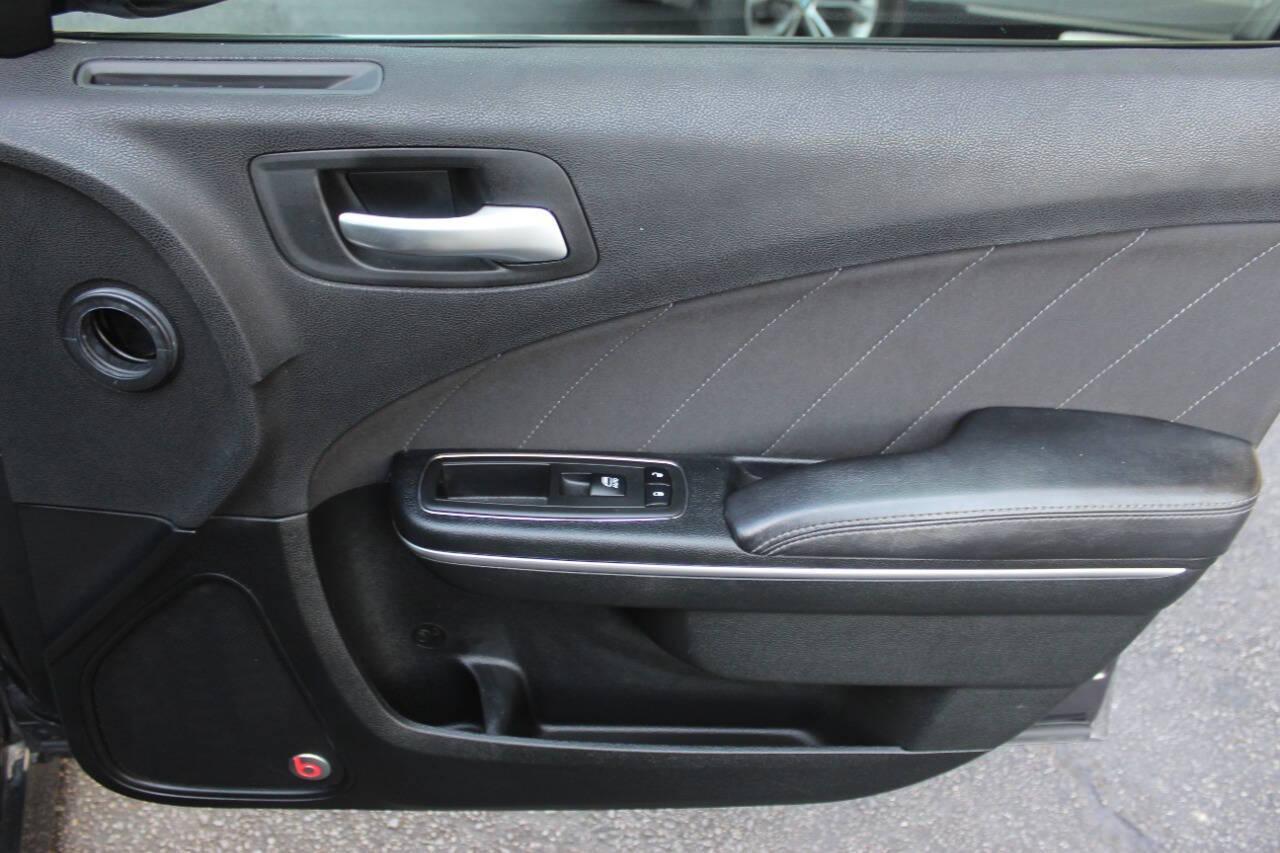 2018 Charcoal Dodge Charger SRT 392 (2C3CDXGJ9JH) with an 6.4L V8 6.4L V8 engine, Automatic 8-Speed transmission, located at 4301 NW 39th , Oklahoma City, OK, 73112, (405) 949-5600, 35.512135, -97.598671 - NO DRIVERS LICENCE NO-FULL COVERAGE INSURANCE-NO CREDIT CHECK. COME ON OVER TO SUPERSPORTS AND TAKE A LOOK AND TEST DRIVE. PLEASE GIVE US A CALL AT (405) 949-5600. NO LICENSIA DE MANEJAR- NO SEGURO DE COBERTURA TOTAL- NO VERIFICACCION DE CREDITO. POR FAVOR VENGAN A SUPERSPORTS, ECHE UN - Photo#12