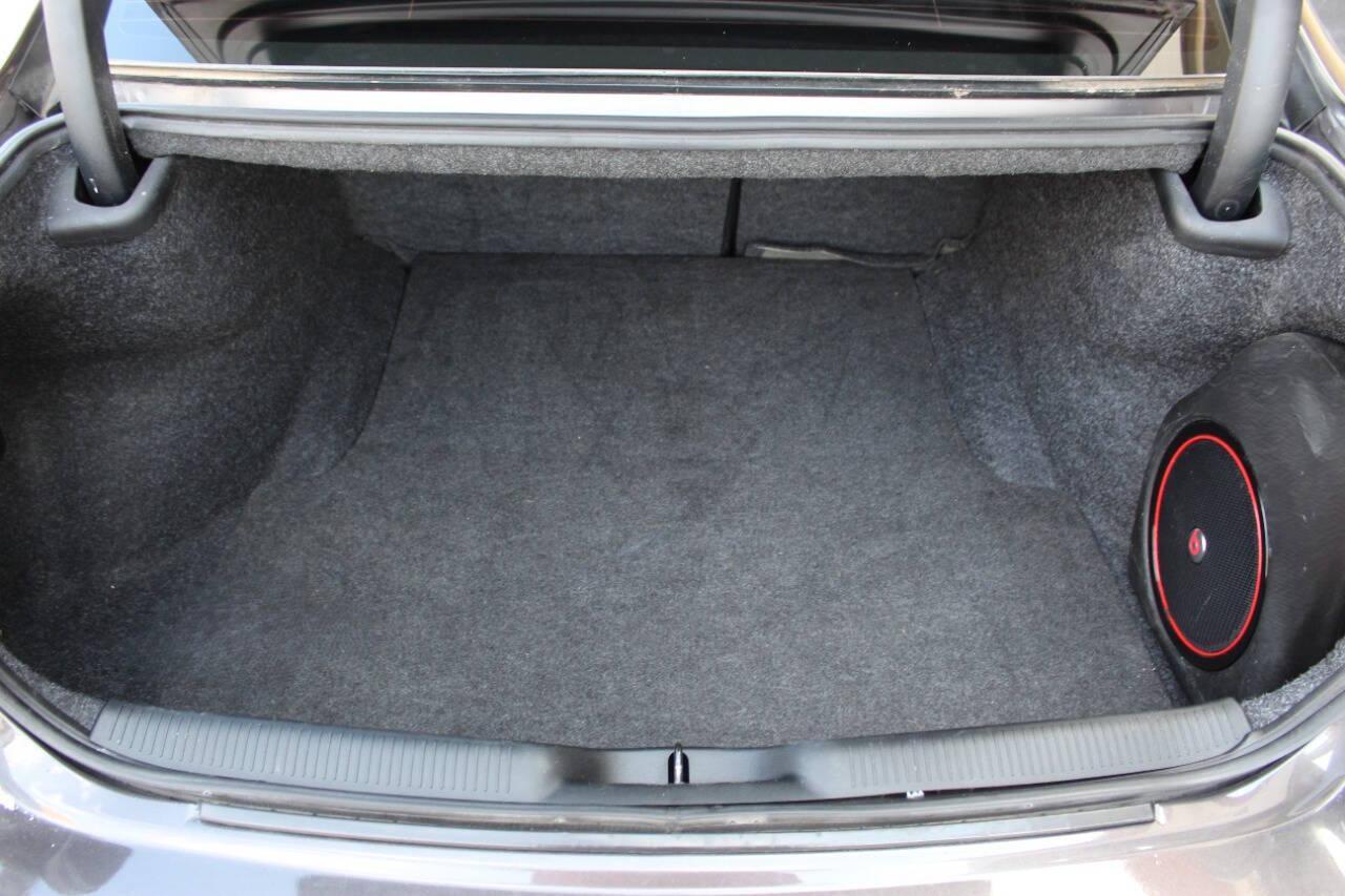 2018 Charcoal Dodge Charger SRT 392 (2C3CDXGJ9JH) with an 6.4L V8 6.4L V8 engine, Automatic 8-Speed transmission, located at 4301 NW 39th , Oklahoma City, OK, 73112, (405) 949-5600, 35.512135, -97.598671 - NO DRIVERS LICENCE NO-FULL COVERAGE INSURANCE-NO CREDIT CHECK. COME ON OVER TO SUPERSPORTS AND TAKE A LOOK AND TEST DRIVE. PLEASE GIVE US A CALL AT (405) 949-5600. NO LICENSIA DE MANEJAR- NO SEGURO DE COBERTURA TOTAL- NO VERIFICACCION DE CREDITO. POR FAVOR VENGAN A SUPERSPORTS, ECHE UN - Photo#15