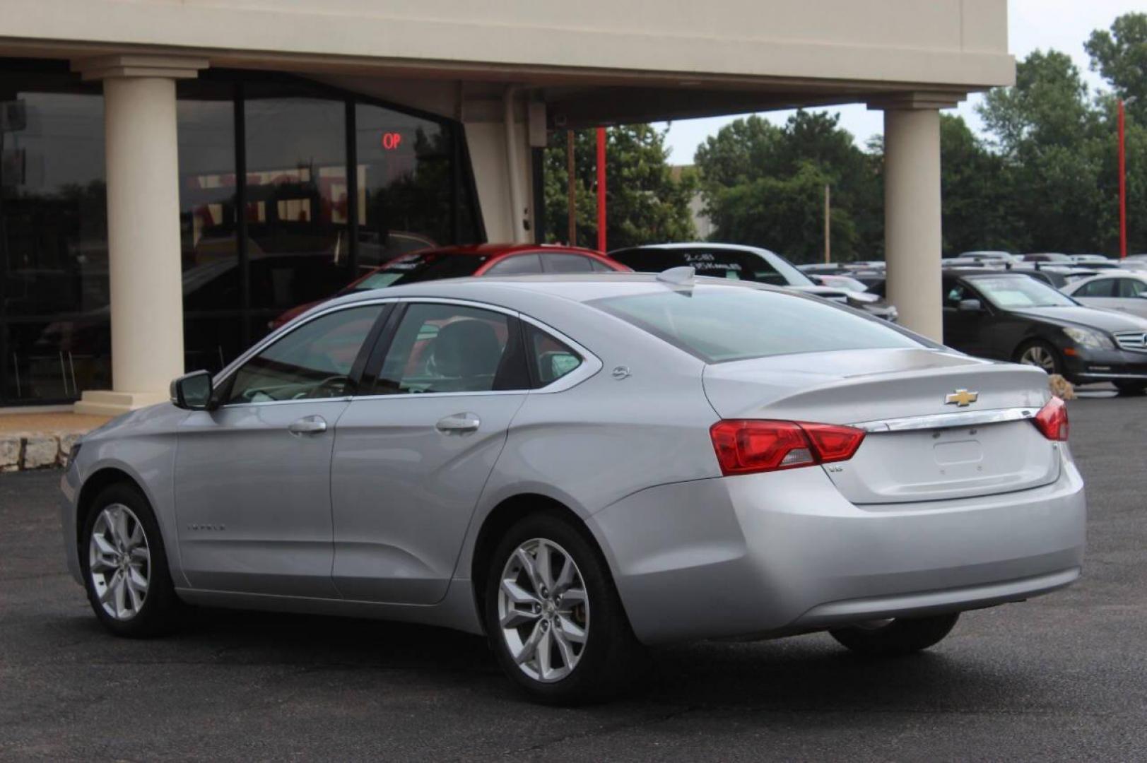 2018 Silver Chevrolet Impala LT (2G1105S33J9) with an 3.6L V6 DOHC 24V engine, 6A transmission, located at 4301 NW 39th , Oklahoma City, OK, 73112, (405) 949-5600, 35.512135, -97.598671 - NO DRIVERS LICENCE NO-FULL COVERAGE INSURANCE-NO CREDIT CHECK. COME ON OVER TO SUPERSPORTS AND TAKE A LOOK AND TEST DRIVE. PLEASE GIVE US A CALL AT (405) 949-5600. NO LICENSIA DE MANEJAR- NO SEGURO DE COBERTURA TOTAL- NO VERIFICACCION DE CREDITO. POR FAVOR VENGAN A SUPERSPORTS, ECHE UN - Photo#5