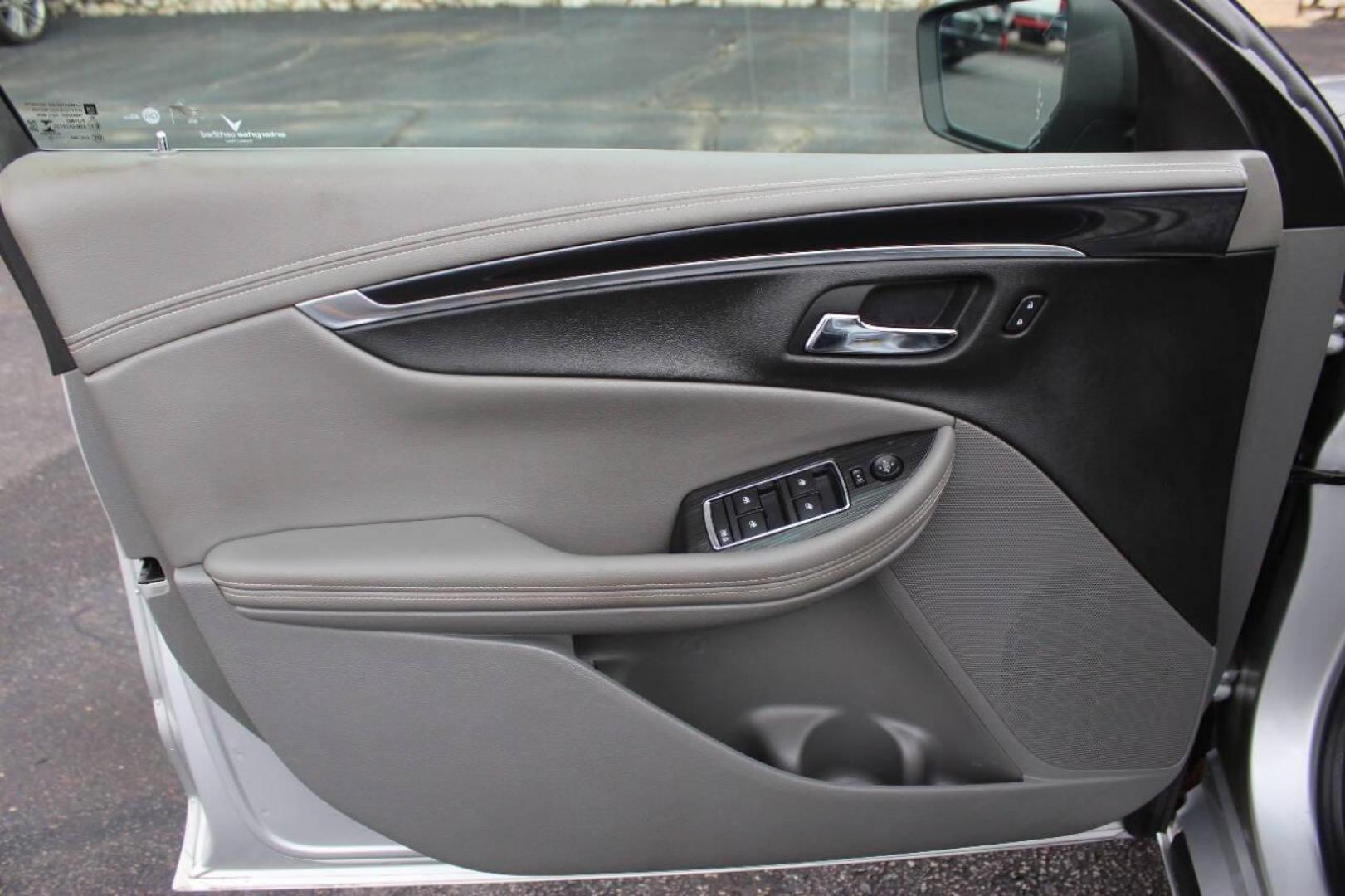 2018 Silver Chevrolet Impala LT (2G1105S33J9) with an 3.6L V6 DOHC 24V engine, 6A transmission, located at 4301 NW 39th , Oklahoma City, OK, 73112, (405) 949-5600, 35.512135, -97.598671 - NO DRIVERS LICENCE NO-FULL COVERAGE INSURANCE-NO CREDIT CHECK. COME ON OVER TO SUPERSPORTS AND TAKE A LOOK AND TEST DRIVE. PLEASE GIVE US A CALL AT (405) 949-5600. NO LICENSIA DE MANEJAR- NO SEGURO DE COBERTURA TOTAL- NO VERIFICACCION DE CREDITO. POR FAVOR VENGAN A SUPERSPORTS, ECHE UN - Photo#8