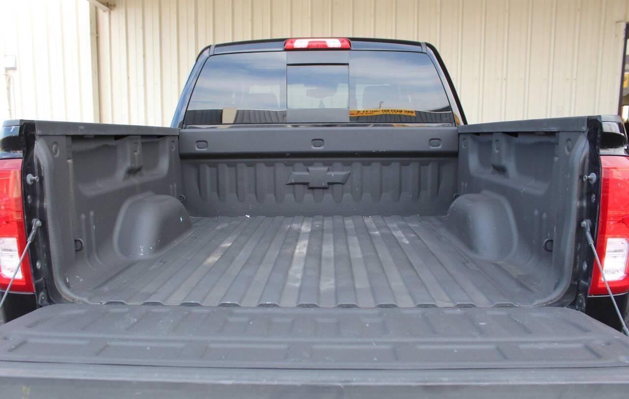 2017 Black Chevrolet Silverado 1500 LTZ Crew Cab Long Box 4WD (3GCUKSEC7HG) with an 5.3L V8 5.3L V8 engine, Automatic 8-Speed transmission, located at 4301 NW 39th , Oklahoma City, OK, 73112, (405) 949-5600, 35.512135, -97.598671 - NO DRIVERS LICENCE NO-FULL COVERAGE INSURANCE-NO CREDIT CHECK. COME ON OVER TO SUPERSPORTS AND TAKE A LOOK AND TEST DRIVE PLEASE GIVE US A CALL AT (405) 949-5600. NO LICENSIA DE MANEJAR- NO SEGURO DE COBERTURA TOTAL- NO VERIFICACCION DE CREDITO. POR FAVOR VENGAN A SUPERSPORTS, ECHE UN V - Photo#12