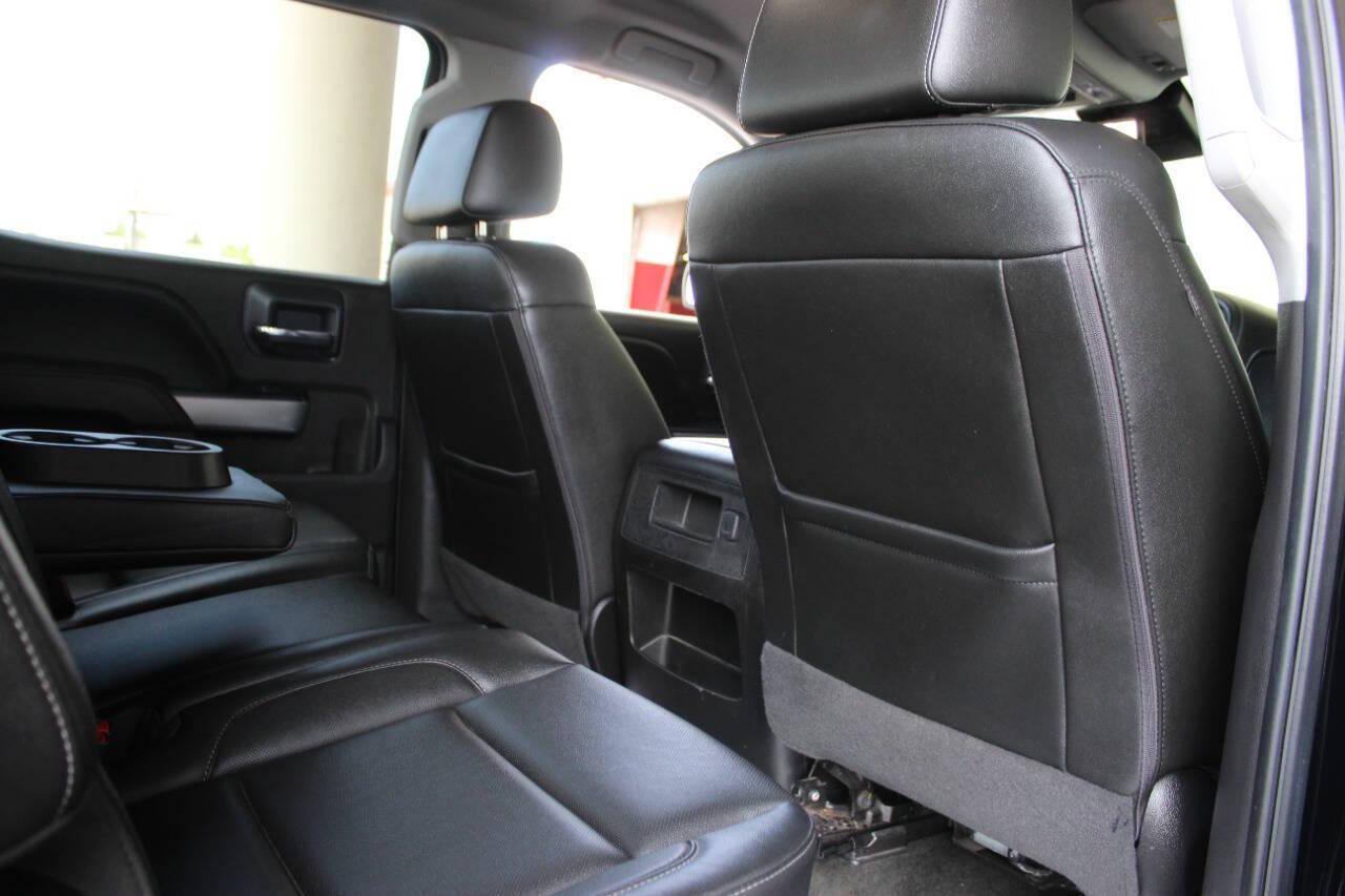 2017 Black Chevrolet Silverado 1500 LTZ Crew Cab Long Box 4WD (3GCUKSEC7HG) with an 5.3L V8 5.3L V8 engine, Automatic 8-Speed transmission, located at 4301 NW 39th , Oklahoma City, OK, 73112, (405) 949-5600, 35.512135, -97.598671 - NO DRIVERS LICENCE NO-FULL COVERAGE INSURANCE-NO CREDIT CHECK. COME ON OVER TO SUPERSPORTS AND TAKE A LOOK AND TEST DRIVE PLEASE GIVE US A CALL AT (405) 949-5600. NO LICENSIA DE MANEJAR- NO SEGURO DE COBERTURA TOTAL- NO VERIFICACCION DE CREDITO. POR FAVOR VENGAN A SUPERSPORTS, ECHE UN V - Photo#13