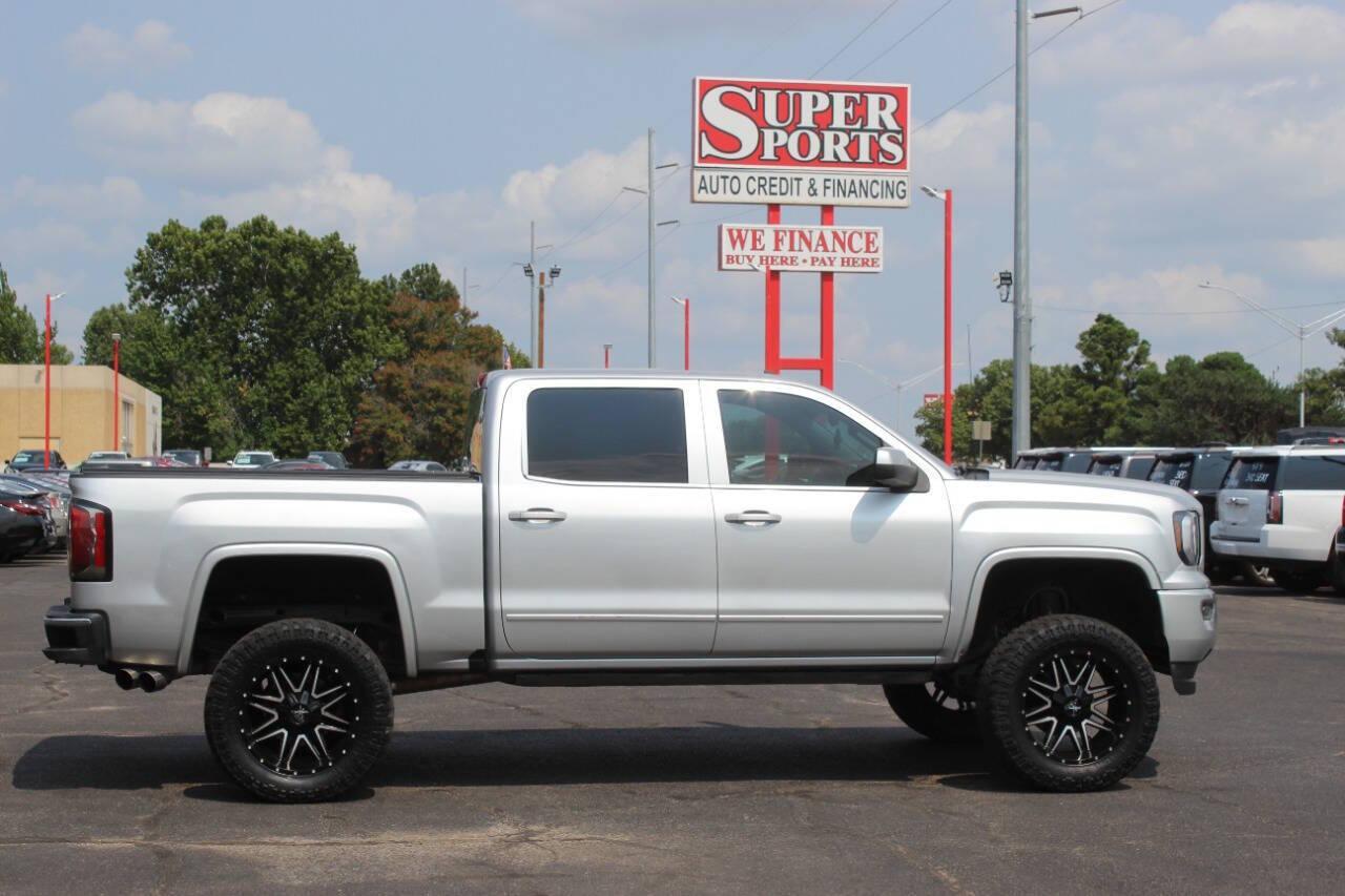 2018 Silver GMC Sierra 1500 SLT Crew Cab Short Box 4WD (3GTU2NEC6JG) with an 5.3L V8 5.3L V8 engine, Automatic 6-Speed transmission, located at 4301 NW 39th , Oklahoma City, OK, 73112, (405) 949-5600, 35.512135, -97.598671 - NO DRIVERS LICENCE NO-FULL COVERAGE INSURANCE-NO CREDIT CHECK. COME ON OVER TO SUPERSPORTS AND TAKE A LOOK AND TEST DRIVE. PLEASE GIVE US A CALL AT (405) 949-5600. NO LICENSIA DE MANEJAR- NO SEGURO DE COBERTURA TOTAL- NO VERIFICACCION DE CREDITO. POR FAVOR VENGAN A SUPERSPORTS, ECHE UN - Photo#3