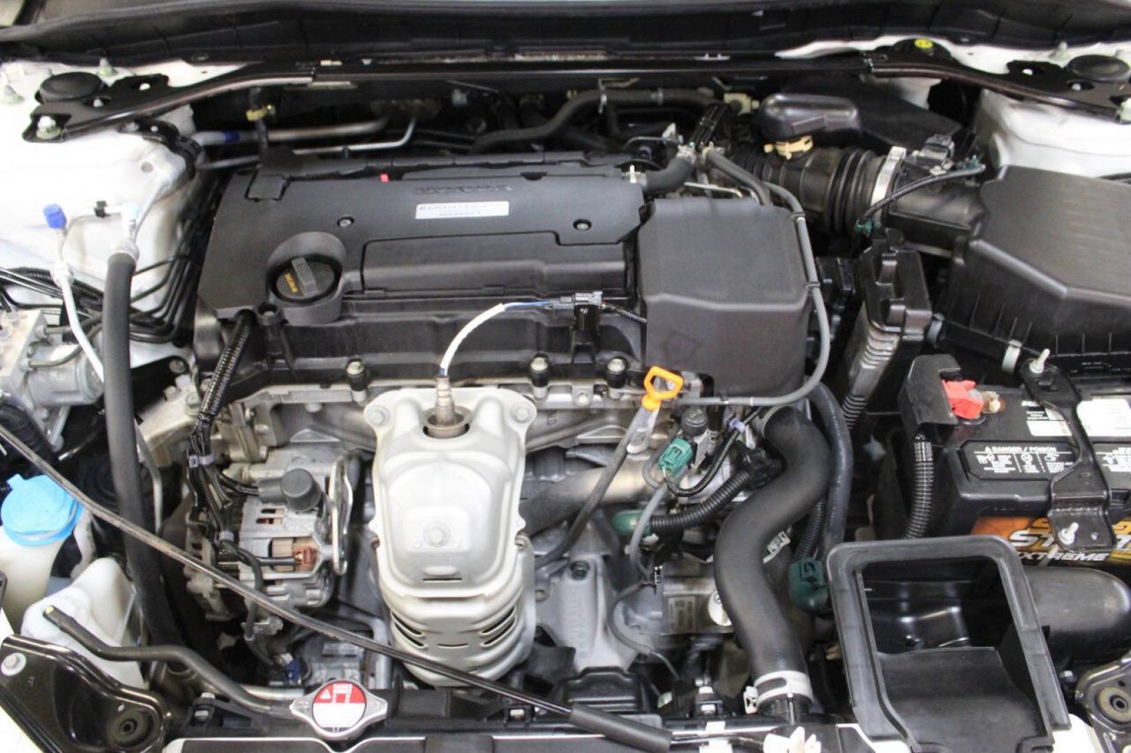 2017 White Honda Accord EX-L Sedan CVT (1HGCR2F87HA) with an 2.4L I4 2.4L I4 engine, CVT transmission, located at 4301 NW 39th , Oklahoma City, OK, 73112, (405) 949-5600, 35.512135, -97.598671- Photo#7