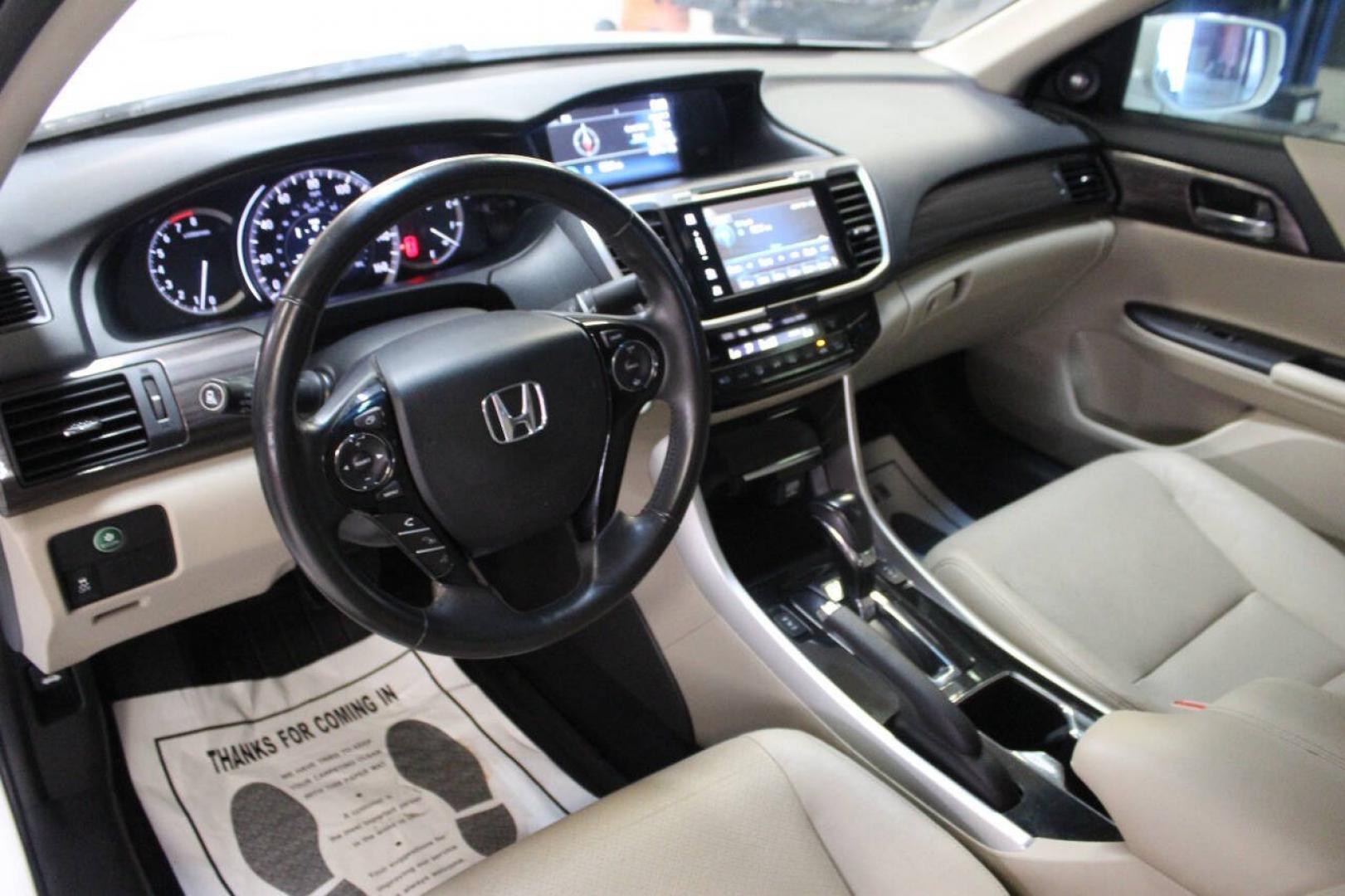 2017 White Honda Accord EX-L Sedan CVT (1HGCR2F87HA) with an 2.4L I4 2.4L I4 engine, CVT transmission, located at 4301 NW 39th , Oklahoma City, OK, 73112, (405) 949-5600, 35.512135, -97.598671- Photo#15