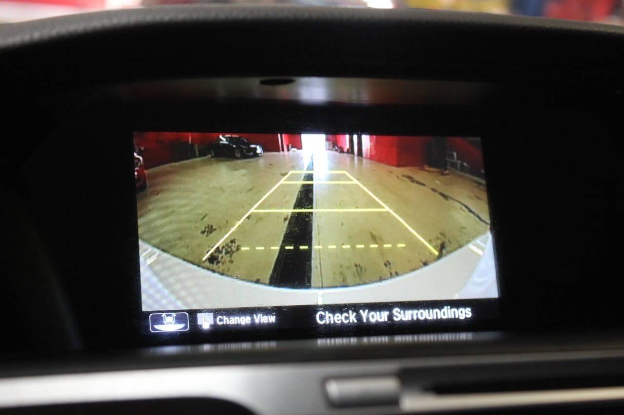 2017 White Honda Accord EX-L Sedan CVT (1HGCR2F87HA) with an 2.4L I4 2.4L I4 engine, CVT transmission, located at 4301 NW 39th , Oklahoma City, OK, 73112, (405) 949-5600, 35.512135, -97.598671 - NO DRIVERS LICENCE NO-FULL COVERAGE INSURANCE-NO CREDIT CHECK. COME ON OVER TO SUPERSPORTS AND TAKE A LOOK AND TEST DRIVE. PLEASE GIVE US A CALL AT (405) 949-5600. NO LICENSIA DE MANEJAR- NO SEGURO DE COBERTURA TOTAL- NO VERIFICACCION DE CREDITO. POR FAVOR VENGAN A SUPERSPORTS, ECHE UN - Photo#18