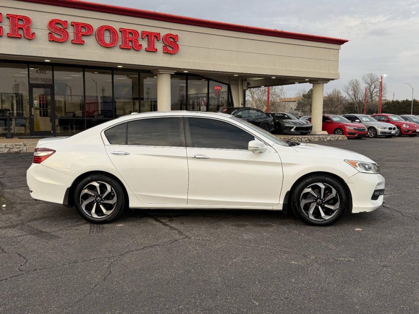 2017 White Honda Accord EX-L Sedan CVT (1HGCR2F87HA) with an 2.4L I4 2.4L I4 engine, CVT transmission, located at 4301 NW 39th , Oklahoma City, OK, 73112, (405) 949-5600, 35.512135, -97.598671- Photo#2
