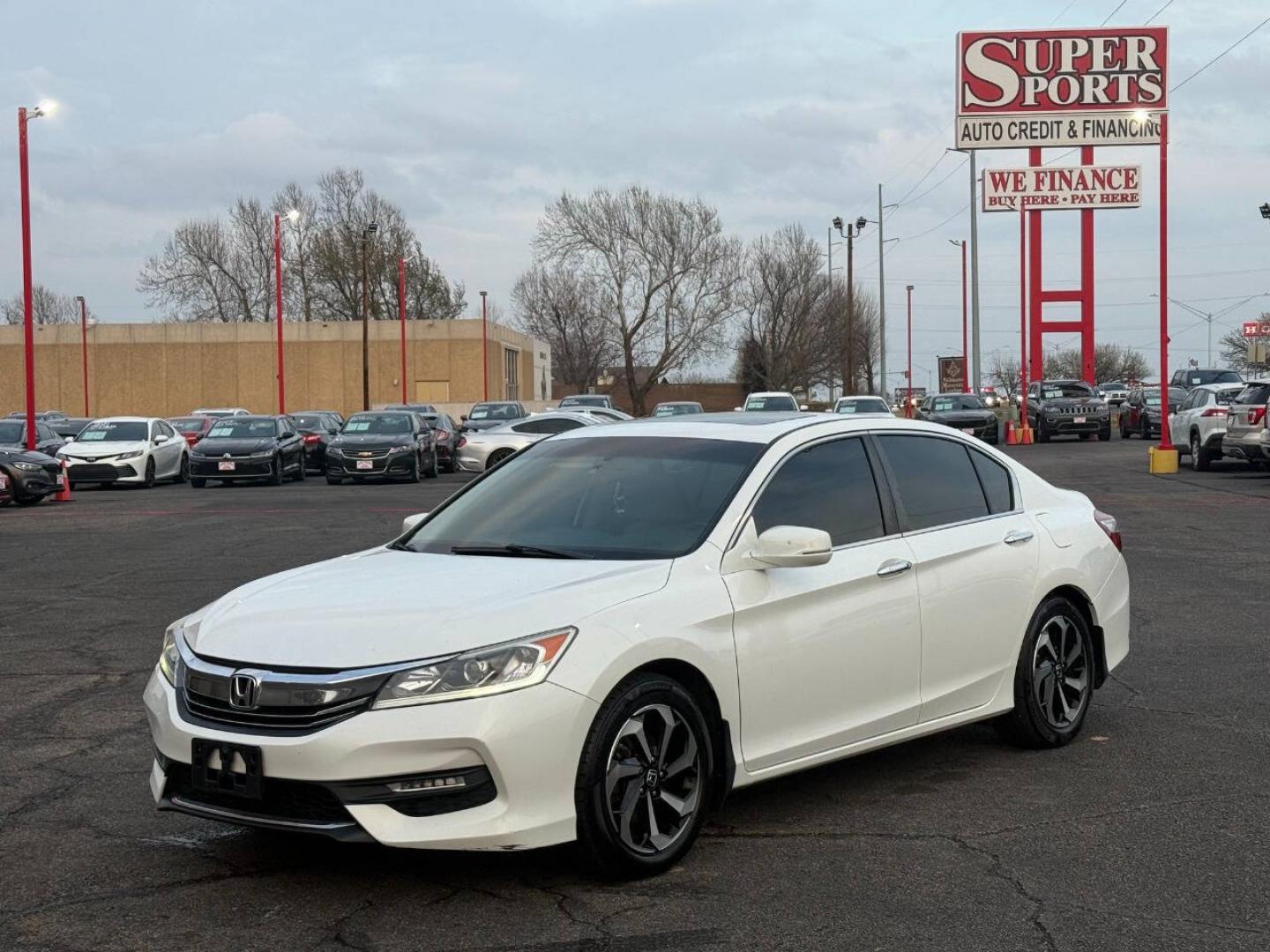2017 White Honda Accord EX-L Sedan CVT (1HGCR2F87HA) with an 2.4L I4 2.4L I4 engine, CVT transmission, located at 4301 NW 39th , Oklahoma City, OK, 73112, (405) 949-5600, 35.512135, -97.598671- Photo#6