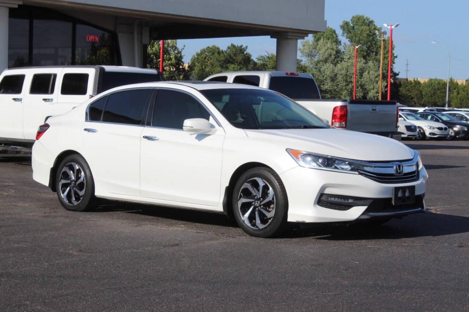 2017 White Honda Accord EX-L Sedan CVT (1HGCR2F87HA) with an 2.4L L4 DOHC 16V engine, CVT transmission, located at 4301 NW 39th , Oklahoma City, OK, 73112, (405) 949-5600, 35.512135, -97.598671 - NO DRIVERS LICENCE NO-FULL COVERAGE INSURANCE-NO CREDIT CHECK. COME ON OVER TO SUPERSPORTS AND TAKE A LOOK AND TEST DRIVE. PLEASE GIVE US A CALL AT (405) 949-5600. NO LICENSIA DE MANEJAR- NO SEGURO DE COBERTURA TOTAL- NO VERIFICACCION DE CREDITO. POR FAVOR VENGAN A SUPERSPORTS, ECHE UN - Photo#2