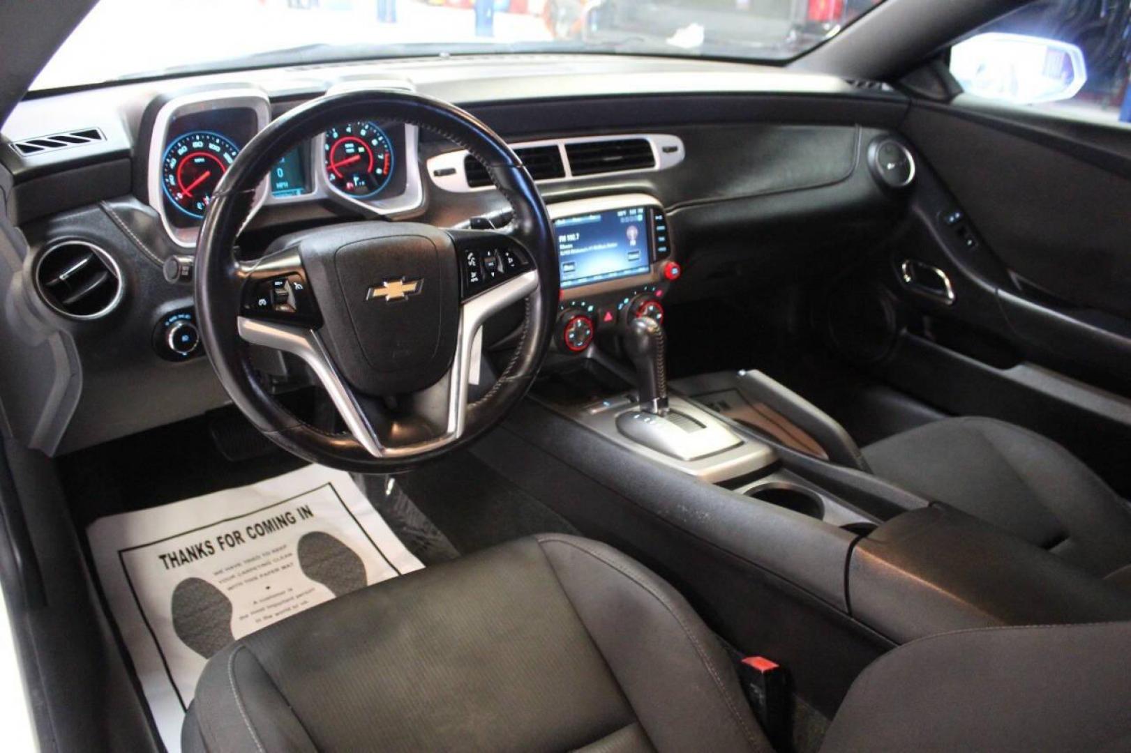 2015 White Chevrolet Camaro 1LT Coupe (2G1FD1E3XF9) with an 3.6L V6 DOHC 24V FFV engine, 6-Speed Automatic transmission, located at 4301 NW 39th , Oklahoma City, OK, 73112, (405) 949-5600, 35.512135, -97.598671 - NO DRIVERS LICENCE NO-FULL COVERAGE INSURANCE-NO CREDIT CHECK. COME ON OVER TO SUPERSPORTS AND TAKE A LOOK AND TEST DRIVE. PLEASE GIVE US A CALL AT (405) 949-5600. NO LICENSIA DE MANEJAR- NO SEGURO DE COBERTURA TOTAL- NO VERIFICACCION DE CREDITO. POR FAVOR VENGAN A SUPERSPORTS, ECHE UN - Photo#13