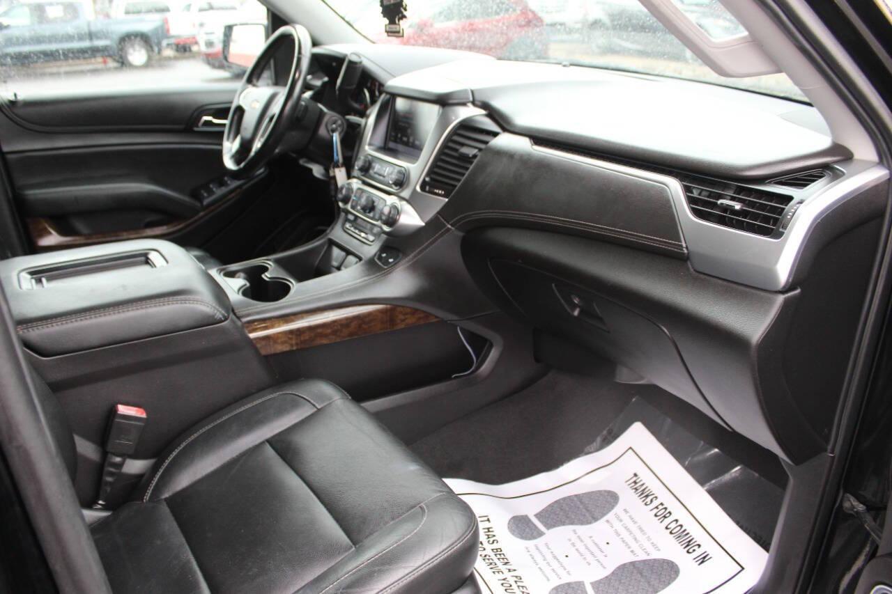 2019 Black Chevrolet Tahoe LT 4WD (1GNSKBKC3KR) with an 5.3L V8 5.3L V8 engine, Automatic 6-Speed transmission, located at 4301 NW 39th , Oklahoma City, OK, 73112, (405) 949-5600, 35.512135, -97.598671 - NO DRIVERS LICENCE NO-FULL COVERAGE INSURANCE-NO CREDIT CHECK. COME ON OVER TO SUPERSPORTS AND TAKE A LOOK AND TEST DRIVE. PLEASE GIVE US A CALL AT (405) 949-5600. NO LICENSIA DE MANEJAR- NO SEGURO DE COBERTURA TOTAL- NO VERIFICACCION DE CREDITO. POR FAVOR VENGAN A SUPERSPORTS, ECHE UN - Photo#7