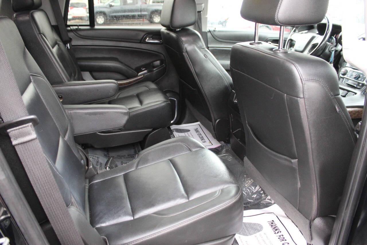 2019 Black Chevrolet Tahoe LT 4WD (1GNSKBKC3KR) with an 5.3L V8 5.3L V8 engine, Automatic 6-Speed transmission, located at 4301 NW 39th , Oklahoma City, OK, 73112, (405) 949-5600, 35.512135, -97.598671 - NO DRIVERS LICENCE NO-FULL COVERAGE INSURANCE-NO CREDIT CHECK. COME ON OVER TO SUPERSPORTS AND TAKE A LOOK AND TEST DRIVE. PLEASE GIVE US A CALL AT (405) 949-5600. NO LICENSIA DE MANEJAR- NO SEGURO DE COBERTURA TOTAL- NO VERIFICACCION DE CREDITO. POR FAVOR VENGAN A SUPERSPORTS, ECHE UN - Photo#9