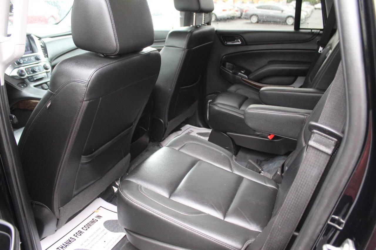 2019 Black Chevrolet Tahoe LT 4WD (1GNSKBKC3KR) with an 5.3L V8 5.3L V8 engine, Automatic 6-Speed transmission, located at 4301 NW 39th , Oklahoma City, OK, 73112, (405) 949-5600, 35.512135, -97.598671 - NO DRIVERS LICENCE NO-FULL COVERAGE INSURANCE-NO CREDIT CHECK. COME ON OVER TO SUPERSPORTS AND TAKE A LOOK AND TEST DRIVE. PLEASE GIVE US A CALL AT (405) 949-5600. NO LICENSIA DE MANEJAR- NO SEGURO DE COBERTURA TOTAL- NO VERIFICACCION DE CREDITO. POR FAVOR VENGAN A SUPERSPORTS, ECHE UN - Photo#13