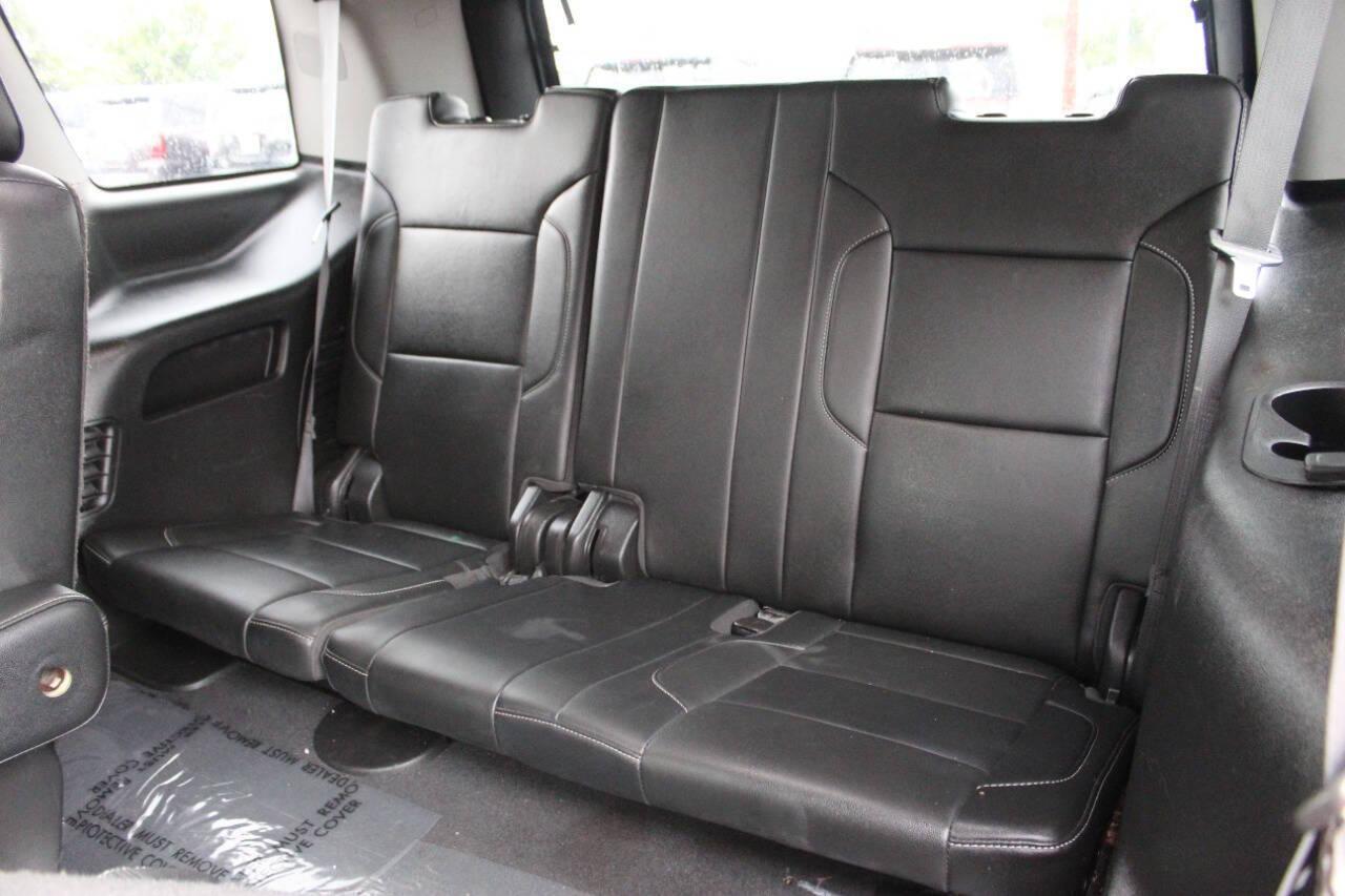 2019 Black Chevrolet Tahoe LT 4WD (1GNSKBKC3KR) with an 5.3L V8 5.3L V8 engine, Automatic 6-Speed transmission, located at 4301 NW 39th , Oklahoma City, OK, 73112, (405) 949-5600, 35.512135, -97.598671 - NO DRIVERS LICENCE NO-FULL COVERAGE INSURANCE-NO CREDIT CHECK. COME ON OVER TO SUPERSPORTS AND TAKE A LOOK AND TEST DRIVE. PLEASE GIVE US A CALL AT (405) 949-5600. NO LICENSIA DE MANEJAR- NO SEGURO DE COBERTURA TOTAL- NO VERIFICACCION DE CREDITO. POR FAVOR VENGAN A SUPERSPORTS, ECHE UN - Photo#14