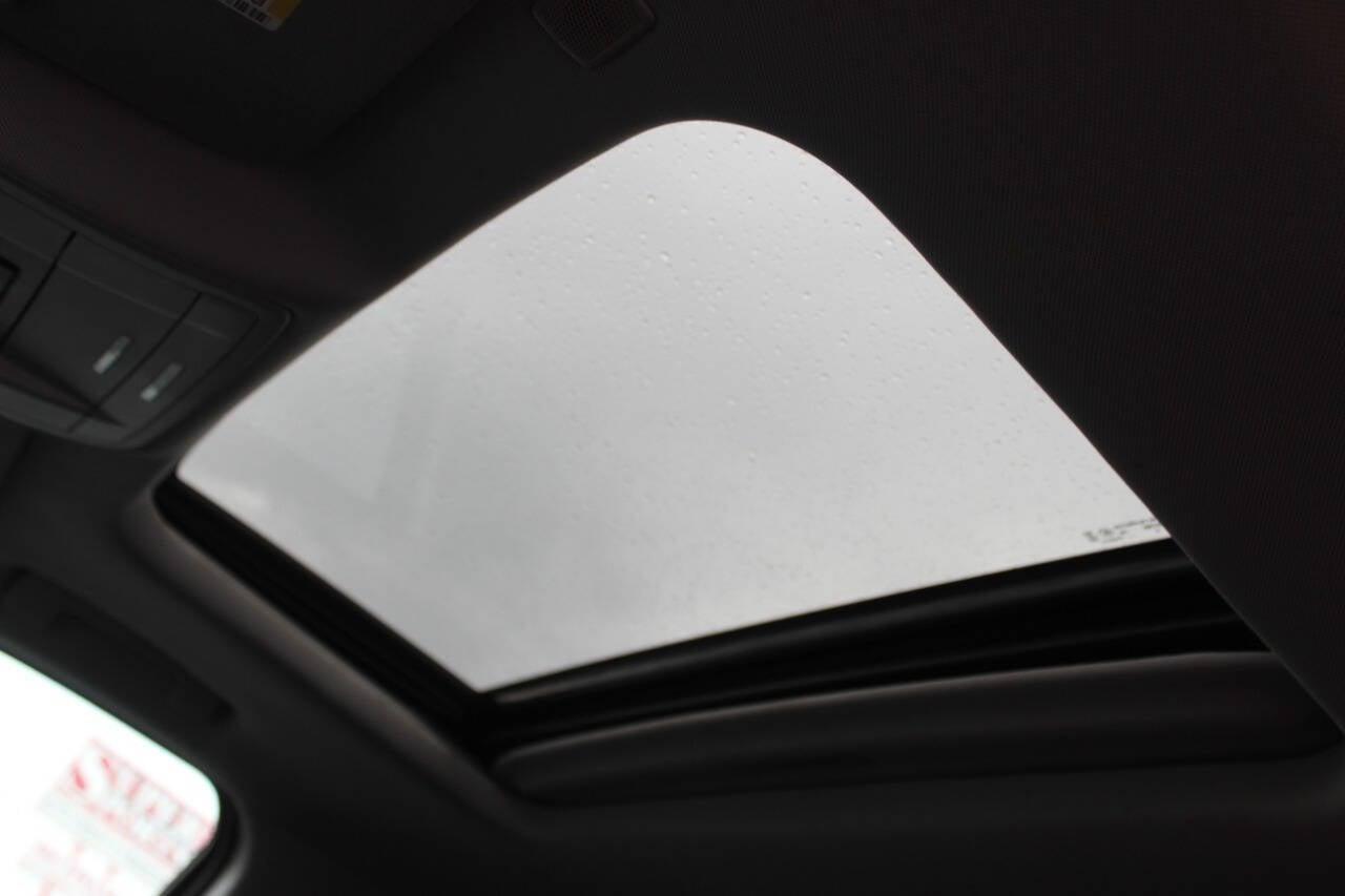 2019 Black Chevrolet Tahoe LT 4WD (1GNSKBKC3KR) with an 5.3L V8 5.3L V8 engine, Automatic 6-Speed transmission, located at 4301 NW 39th , Oklahoma City, OK, 73112, (405) 949-5600, 35.512135, -97.598671 - NO DRIVERS LICENCE NO-FULL COVERAGE INSURANCE-NO CREDIT CHECK. COME ON OVER TO SUPERSPORTS AND TAKE A LOOK AND TEST DRIVE. PLEASE GIVE US A CALL AT (405) 949-5600. NO LICENSIA DE MANEJAR- NO SEGURO DE COBERTURA TOTAL- NO VERIFICACCION DE CREDITO. POR FAVOR VENGAN A SUPERSPORTS, ECHE UN - Photo#18