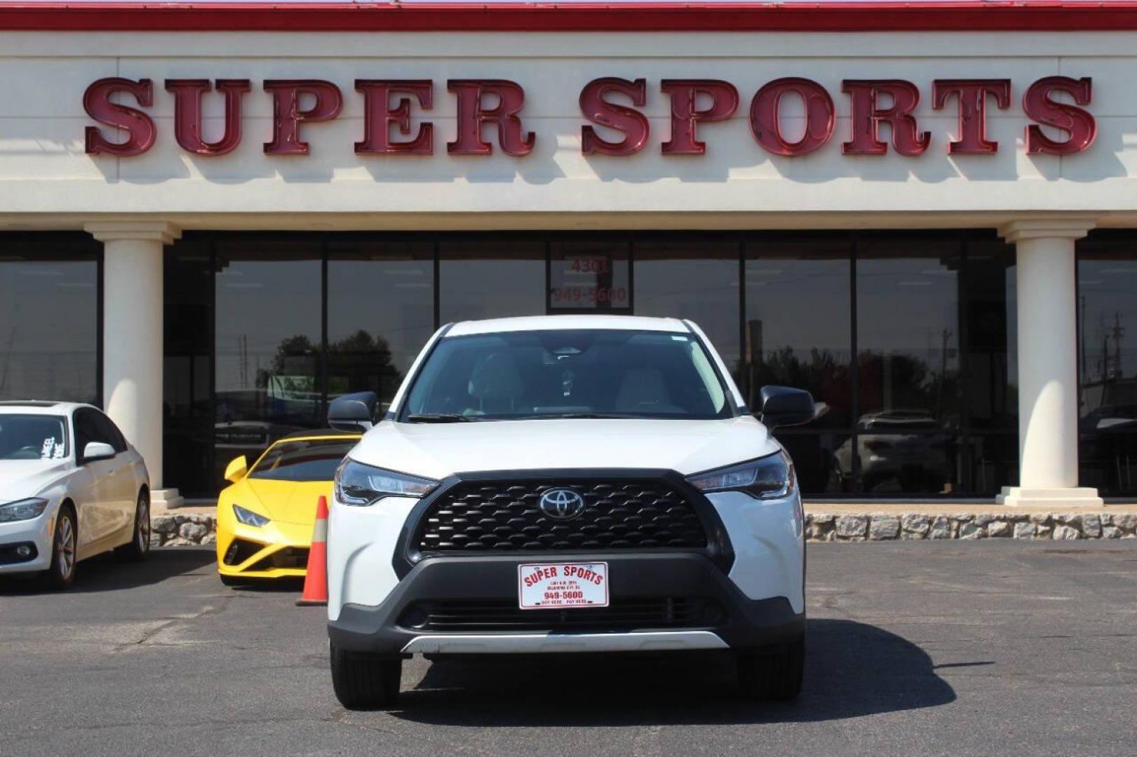 2023 White Toyota Corolla Cross L AWD (7MUAAAAG1PV) with an 2.0L L4 DOHC 16V engine, CVT transmission, located at 4301 NW 39th , Oklahoma City, OK, 73112, (405) 949-5600, 35.512135, -97.598671 - NO DRIVERS LICENCE NO-FULL COVERAGE INSURANCE-NO CREDIT CHECK. COME ON OVER TO SUPERSPORTS AND TAKE A LOOK AND TEST DRIVE. PLEASE GIVE US A CALL AT (405) 949-5600. NO LICENSIA DE MANEJAR- NO SEGURO DE COBERTURA TOTAL- NO VERIFICACCION DE CREDITO. POR FAVOR VENGAN A SUPERSPORTS, ECHE UN - Photo#3