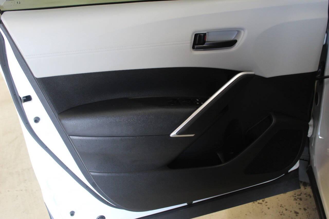 2023 White Toyota Corolla Cross L AWD (7MUAAAAG1PV) with an 2.0L L4 DOHC 16V engine, CVT transmission, located at 4301 NW 39th , Oklahoma City, OK, 73112, (405) 949-5600, 35.512135, -97.598671 - NO DRIVERS LICENCE -NO FULL COVERAGE INSURANCE - NO CREDIT CHECK. COME ON OVER TO SUPERSPORTS, TAKE A LOOK AND TEST DRIVE. PLEASE GIVE US A CALL AT (405) 949-5600. NO LICENCIA DE CONDUCIR - NO SEGURO DE COBERTURA TOTAL - NO VERIFICACION DE CREDITO. VISITENOS EN SUPERSPORTS, MIRE NUESTRO - Photo#16