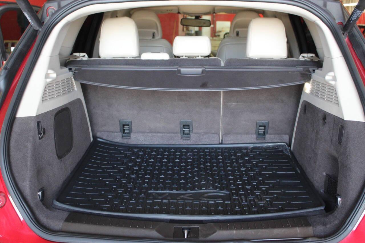 2019 Burgundy Lincoln MKC Select FWD (5LMCJ2C94KU) with an 2.0L L4 DOHC 16V engine, 6A transmission, located at 4301 NW 39th , Oklahoma City, OK, 73112, (405) 949-5600, 35.512135, -97.598671 - NO DRIVERS LICENCE -NO FULL COVERAGE INSURANCE - NO CREDIT CHECK. COME ON OVER TO SUPERSPORTS, TAKE A LOOK AND TEST DRIVE. PLEASE GIVE US A CALL AT (405) 949-5600. NO LICENCIA DE CONDUCIR - NO SEGURO DE COBERTURA TOTAL - NO VERIFICACION DE CREDITO. VISITENOS EN SUPERSPORTS, MIRE NUESTRO - Photo#11