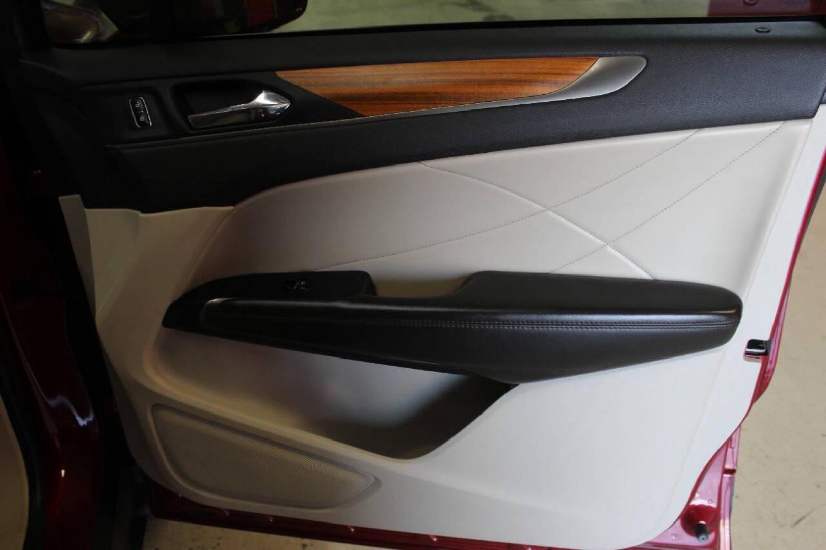 2019 Burgundy Lincoln MKC Select FWD (5LMCJ2C94KU) with an 2.0L L4 DOHC 16V engine, 6A transmission, located at 4301 NW 39th , Oklahoma City, OK, 73112, (405) 949-5600, 35.512135, -97.598671 - NO DRIVERS LICENCE NO-FULL COVERAGE INSURANCE-NO CREDIT CHECK. COME ON OVER TO SUPERSPORTS AND TAKE A LOOK AND TEST DRIVE. PLEASE GIVE US A CALL AT (405) 949-5600. NO LICENSIA DE MANEJAR- NO SEGURO DE COBERTURA TOTAL- NO VERIFICACCION DE CREDITO. POR FAVOR VENGAN A SUPERSPORTS, ECHE UN - Photo#9
