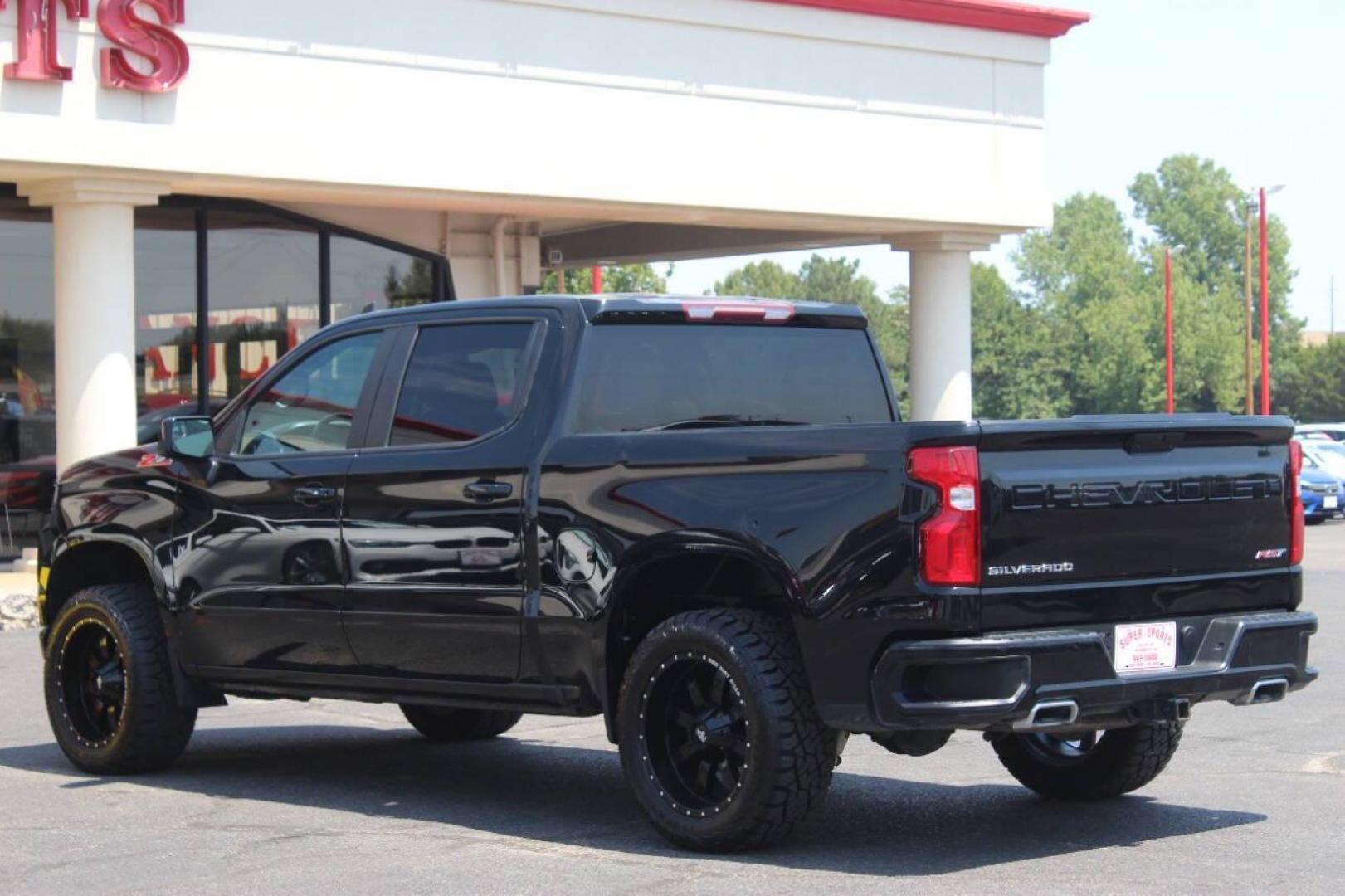 2020 Black Chevrolet Silverado 1500 RST Crew Cab 4WD (3GCUYEED5LG) with an 5.3L V8 OHV 16V engine, 6A transmission, located at 4301 NW 39th , Oklahoma City, OK, 73112, (405) 949-5600, 35.512135, -97.598671 - Photo#5