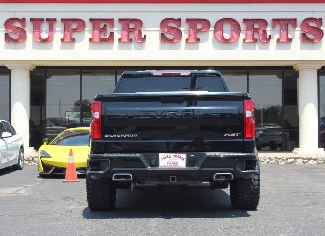 2020 Black Chevrolet Silverado 1500 RST Crew Cab 4WD (3GCUYEED5LG) with an 5.3L V8 5.3L V8 engine, Automatic 8-Speed transmission, located at 4301 NW 39th , Oklahoma City, OK, 73112, (405) 949-5600, 35.512135, -97.598671 - NO DRIVERS LICENCE NO-FULL COVERAGE INSURANCE-NO CREDIT CHECK. COME ON OVER TO SUPERSPORTS AND TAKE A LOOK AND TEST DRIVE. PLEASE GIVE US A CALL AT (405) 949-5600. NO LICENSIA DE MANEJAR- NO SEGURO DE COBERTURA TOTAL- NO VERIFICACCION DE CREDITO. POR FAVOR VENGAN A SUPERSPORTS, ECHE UN - Photo#4