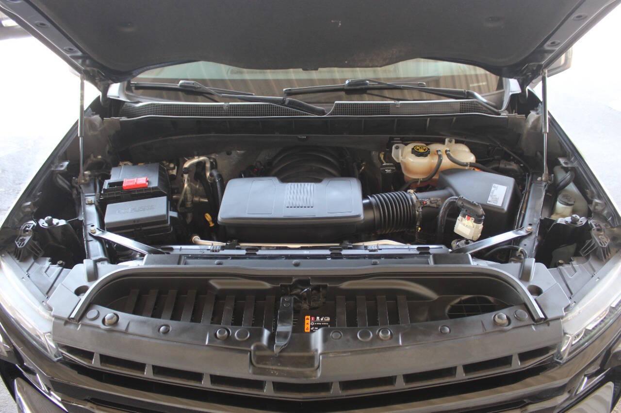 2020 Black Chevrolet Silverado 1500 RST Crew Cab 4WD (3GCUYEED5LG) with an 5.3L V8 5.3L V8 engine, Automatic 8-Speed transmission, located at 4301 NW 39th , Oklahoma City, OK, 73112, (405) 949-5600, 35.512135, -97.598671 - NO DRIVERS LICENCE NO-FULL COVERAGE INSURANCE-NO CREDIT CHECK. COME ON OVER TO SUPERSPORTS AND TAKE A LOOK AND TEST DRIVE. PLEASE GIVE US A CALL AT (405) 949-5600. NO LICENSIA DE MANEJAR- NO SEGURO DE COBERTURA TOTAL- NO VERIFICACCION DE CREDITO. POR FAVOR VENGAN A SUPERSPORTS, ECHE UN - Photo#7