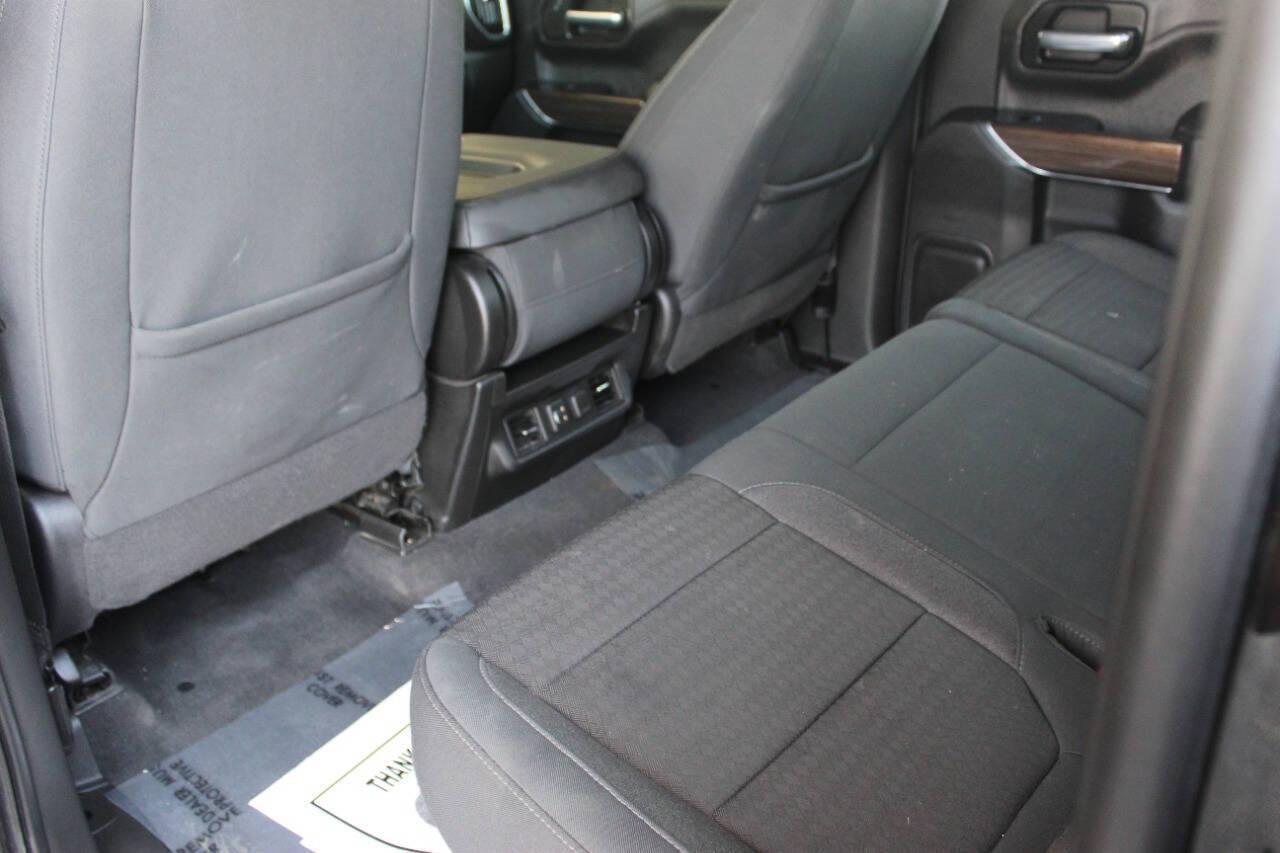 2020 Black Chevrolet Silverado 1500 RST Crew Cab 4WD (3GCUYEED5LG) with an 5.3L V8 5.3L V8 engine, Automatic 8-Speed transmission, located at 4301 NW 39th , Oklahoma City, OK, 73112, (405) 949-5600, 35.512135, -97.598671 - NO DRIVERS LICENCE NO-FULL COVERAGE INSURANCE-NO CREDIT CHECK. COME ON OVER TO SUPERSPORTS AND TAKE A LOOK AND TEST DRIVE. PLEASE GIVE US A CALL AT (405) 949-5600. NO LICENSIA DE MANEJAR- NO SEGURO DE COBERTURA TOTAL- NO VERIFICACCION DE CREDITO. POR FAVOR VENGAN A SUPERSPORTS, ECHE UN - Photo#13