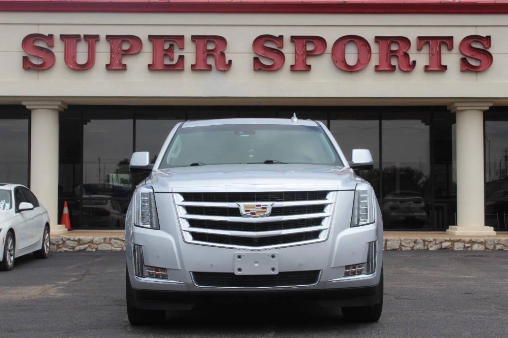 2016 Gray Cadillac Escalade Luxury 2WD (1GYS3BKJ0GR) with an 6.2L V8 OHV 16V FFV engine, 6A transmission, located at 4301 NW 39th , Oklahoma City, OK, 73112, (405) 949-5600, 35.512135, -97.598671 - NO DRIVERS LICENCE NO-FULL COVERAGE INSURANCE-NO CREDIT CHECK. COME ON OVER TO SUPERSPORTS AND TAKE A LOOK AND TEST DRIVE. PLEASE GIVE US A CALL AT (405) 949-5600. NO LICENSIA DE MANEJAR- NO SEGURO DE COBERTURA TOTAL- NO VERIFICACCION DE CREDITO. POR FAVOR VENGAN A SUPERSPORTS, ECHE UN - Photo#3