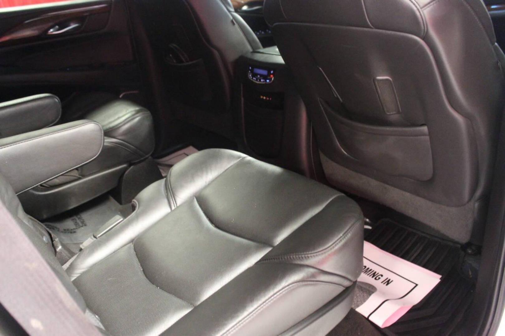 2016 Gray Cadillac Escalade Luxury 2WD (1GYS3BKJ0GR) with an 6.2L V8 OHV 16V FFV engine, 6A transmission, located at 4301 NW 39th , Oklahoma City, OK, 73112, (405) 949-5600, 35.512135, -97.598671 - NO DRIVERS LICENCE NO-FULL COVERAGE INSURANCE-NO CREDIT CHECK. COME ON OVER TO SUPERSPORTS AND TAKE A LOOK AND TEST DRIVE. PLEASE GIVE US A CALL AT (405) 949-5600. NO LICENSIA DE MANEJAR- NO SEGURO DE COBERTURA TOTAL- NO VERIFICACCION DE CREDITO. POR FAVOR VENGAN A SUPERSPORTS, ECHE UN - Photo#11