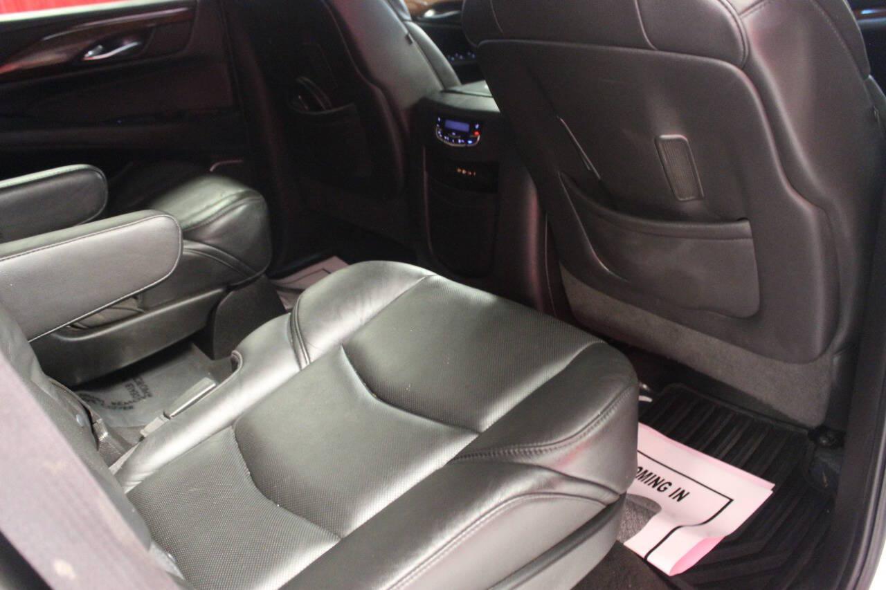 2016 Gray Cadillac Escalade Luxury 2WD (1GYS3BKJ0GR) with an 6.2L V8 6.2L V8 engine, Automatic 8-Speed transmission, located at 4301 NW 39th , Oklahoma City, OK, 73112, (405) 949-5600, 35.512135, -97.598671 - Hablamos espanol. SPEND SMART --- BUY FROM SUPER SPORTS. ALL PRICES, DOWN PAYMENTS, PAYMENTS, AND FINANCE TERMS ARE NEGOTIABLE AT THE TIME OF APPROVAL. WE WILL WORK WITH YOU TO FIT YOUR BUDGET. WE WILL EVEN LOWER AND ADJUST THE NUMBERS TO HELP MAKE THE VE HICLE MORE AFFORDABLE FOR YOU.- Photo#10