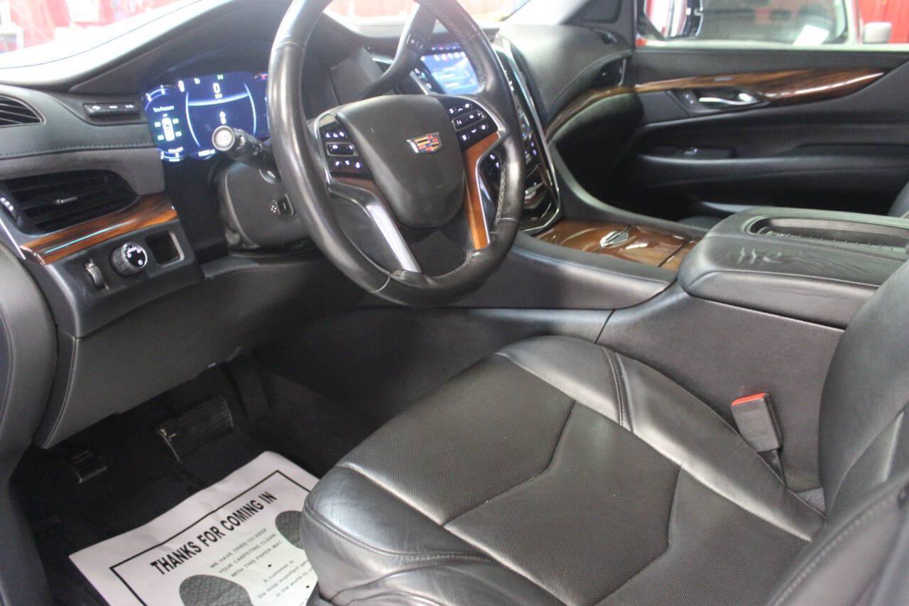 2016 Gray Cadillac Escalade Luxury 2WD (1GYS3BKJ0GR) with an 6.2L V8 6.2L V8 engine, Automatic 8-Speed transmission, located at 4301 NW 39th , Oklahoma City, OK, 73112, (405) 949-5600, 35.512135, -97.598671 - Hablamos espanol. SPEND SMART --- BUY FROM SUPER SPORTS. ALL PRICES, DOWN PAYMENTS, PAYMENTS, AND FINANCE TERMS ARE NEGOTIABLE AT THE TIME OF APPROVAL. WE WILL WORK WITH YOU TO FIT YOUR BUDGET. WE WILL EVEN LOWER AND ADJUST THE NUMBERS TO HELP MAKE THE VE HICLE MORE AFFORDABLE FOR YOU.- Photo#16