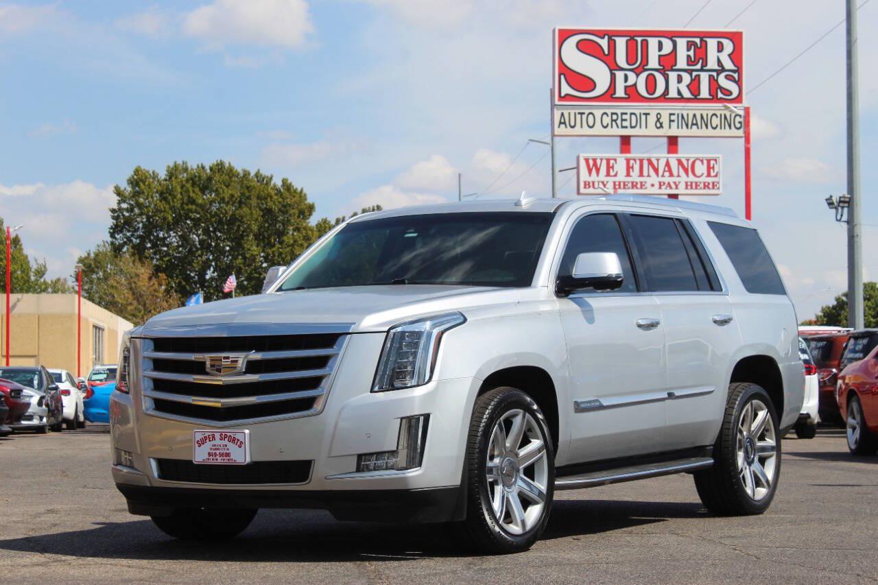 2016 Gray Cadillac Escalade Luxury 2WD (1GYS3BKJ0GR) with an 6.2L V8 6.2L V8 engine, Automatic 8-Speed transmission, located at 4301 NW 39th , Oklahoma City, OK, 73112, (405) 949-5600, 35.512135, -97.598671 - Hablamos espanol. SPEND SMART --- BUY FROM SUPER SPORTS. ALL PRICES, DOWN PAYMENTS, PAYMENTS, AND FINANCE TERMS ARE NEGOTIABLE AT THE TIME OF APPROVAL. WE WILL WORK WITH YOU TO FIT YOUR BUDGET. WE WILL EVEN LOWER AND ADJUST THE NUMBERS TO HELP MAKE THE VE HICLE MORE AFFORDABLE FOR YOU.- Photo#6