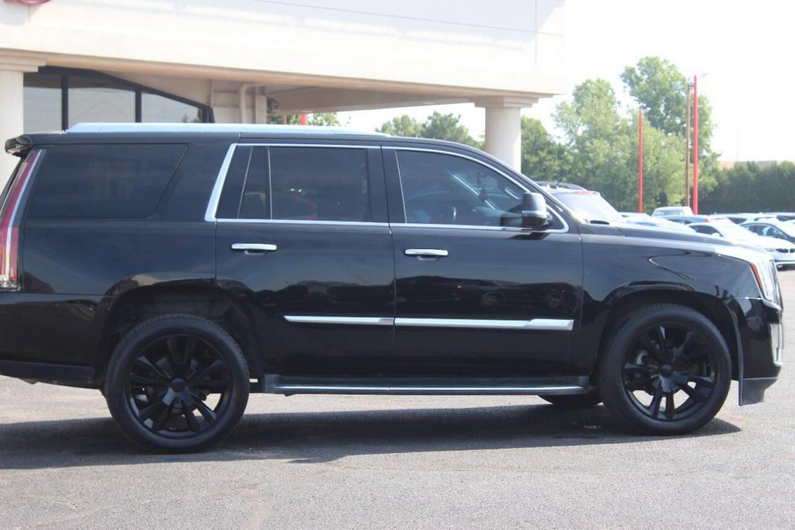 2016 Black Cadillac Escalade Luxury 2WD (1GYS3BKJ4GR) with an 6.2L V8 OHV 16V FFV engine, 6A transmission, located at 4301 NW 39th , Oklahoma City, OK, 73112, (405) 949-5600, 35.512135, -97.598671 - NO DRIVERS LICENCE NO-FULL COVERAGE INSURANCE-NO CREDIT CHECK. COME ON OVER TO SUPERSPORTS AND TAKE A LOOK AND TEST DRIVE. PLEASE GIVE US A CALL AT (405) 949-5600. NO LICENSIA DE MANEJAR- NO SEGURO DE COBERTURA TOTAL- NO VERIFICACCION DE CREDITO. POR FAVOR VENGAN A SUPERSPORTS, ECHE UN - Photo#3