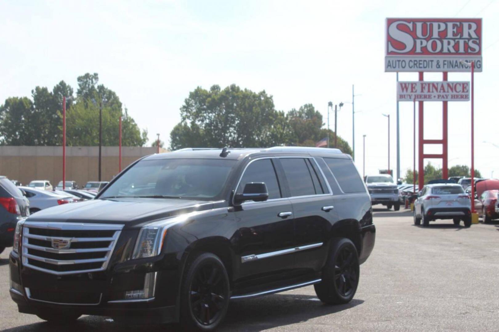 2016 Black Cadillac Escalade Luxury 2WD (1GYS3BKJ4GR) with an 6.2L V8 OHV 16V FFV engine, 6A transmission, located at 4301 NW 39th , Oklahoma City, OK, 73112, (405) 949-5600, 35.512135, -97.598671 - NO DRIVERS LICENCE NO-FULL COVERAGE INSURANCE-NO CREDIT CHECK. COME ON OVER TO SUPERSPORTS AND TAKE A LOOK AND TEST DRIVE. PLEASE GIVE US A CALL AT (405) 949-5600. NO LICENSIA DE MANEJAR- NO SEGURO DE COBERTURA TOTAL- NO VERIFICACCION DE CREDITO. POR FAVOR VENGAN A SUPERSPORTS, ECHE UN - Photo#5