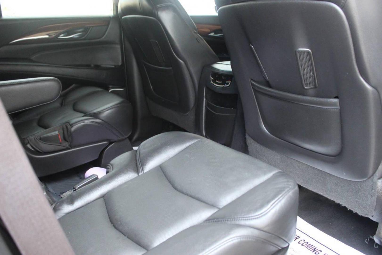 2016 Black Cadillac Escalade Luxury 2WD (1GYS3BKJ4GR) with an 6.2L V8 OHV 16V FFV engine, 6A transmission, located at 4301 NW 39th , Oklahoma City, OK, 73112, (405) 949-5600, 35.512135, -97.598671 - NO DRIVERS LICENCE NO-FULL COVERAGE INSURANCE-NO CREDIT CHECK. COME ON OVER TO SUPERSPORTS AND TAKE A LOOK AND TEST DRIVE. PLEASE GIVE US A CALL AT (405) 949-5600. NO LICENSIA DE MANEJAR- NO SEGURO DE COBERTURA TOTAL- NO VERIFICACCION DE CREDITO. POR FAVOR VENGAN A SUPERSPORTS, ECHE UN - Photo#11