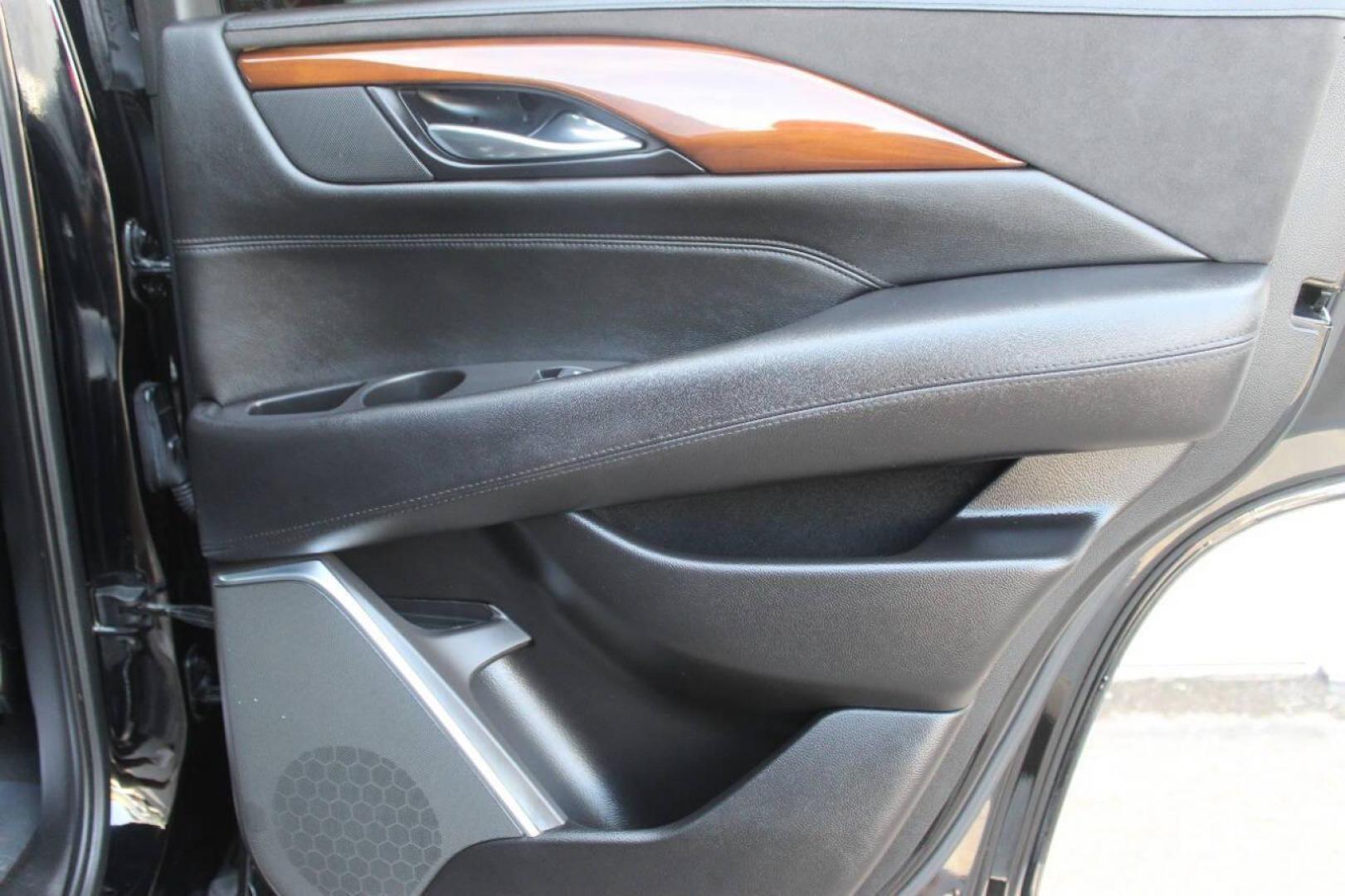 2016 Black Cadillac Escalade Luxury 2WD (1GYS3BKJ4GR) with an 6.2L V8 OHV 16V FFV engine, 6A transmission, located at 4301 NW 39th , Oklahoma City, OK, 73112, (405) 949-5600, 35.512135, -97.598671 - NO DRIVERS LICENCE NO-FULL COVERAGE INSURANCE-NO CREDIT CHECK. COME ON OVER TO SUPERSPORTS AND TAKE A LOOK AND TEST DRIVE. PLEASE GIVE US A CALL AT (405) 949-5600. NO LICENSIA DE MANEJAR- NO SEGURO DE COBERTURA TOTAL- NO VERIFICACCION DE CREDITO. POR FAVOR VENGAN A SUPERSPORTS, ECHE UN - Photo#12