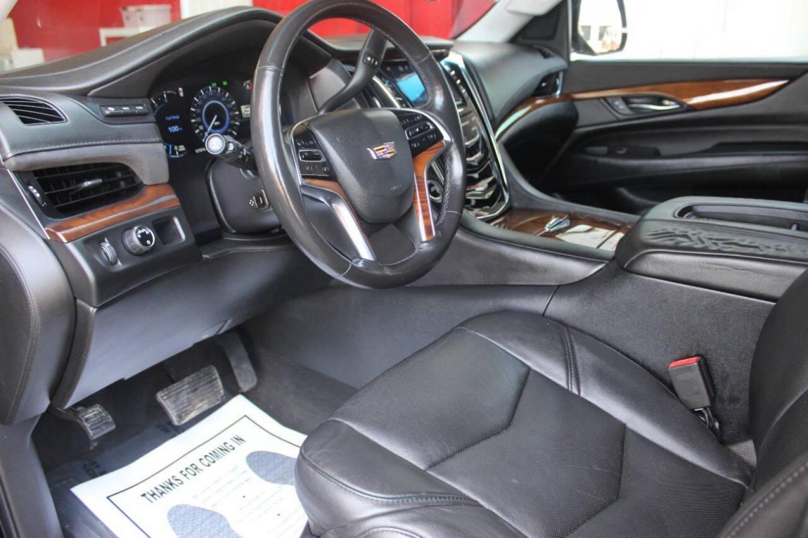 2016 Black Cadillac Escalade Luxury 2WD (1GYS3BKJ4GR) with an 6.2L V8 OHV 16V FFV engine, 6A transmission, located at 4301 NW 39th , Oklahoma City, OK, 73112, (405) 949-5600, 35.512135, -97.598671 - NO DRIVERS LICENCE NO-FULL COVERAGE INSURANCE-NO CREDIT CHECK. COME ON OVER TO SUPERSPORTS AND TAKE A LOOK AND TEST DRIVE. PLEASE GIVE US A CALL AT (405) 949-5600. NO LICENSIA DE MANEJAR- NO SEGURO DE COBERTURA TOTAL- NO VERIFICACCION DE CREDITO. POR FAVOR VENGAN A SUPERSPORTS, ECHE UN - Photo#17