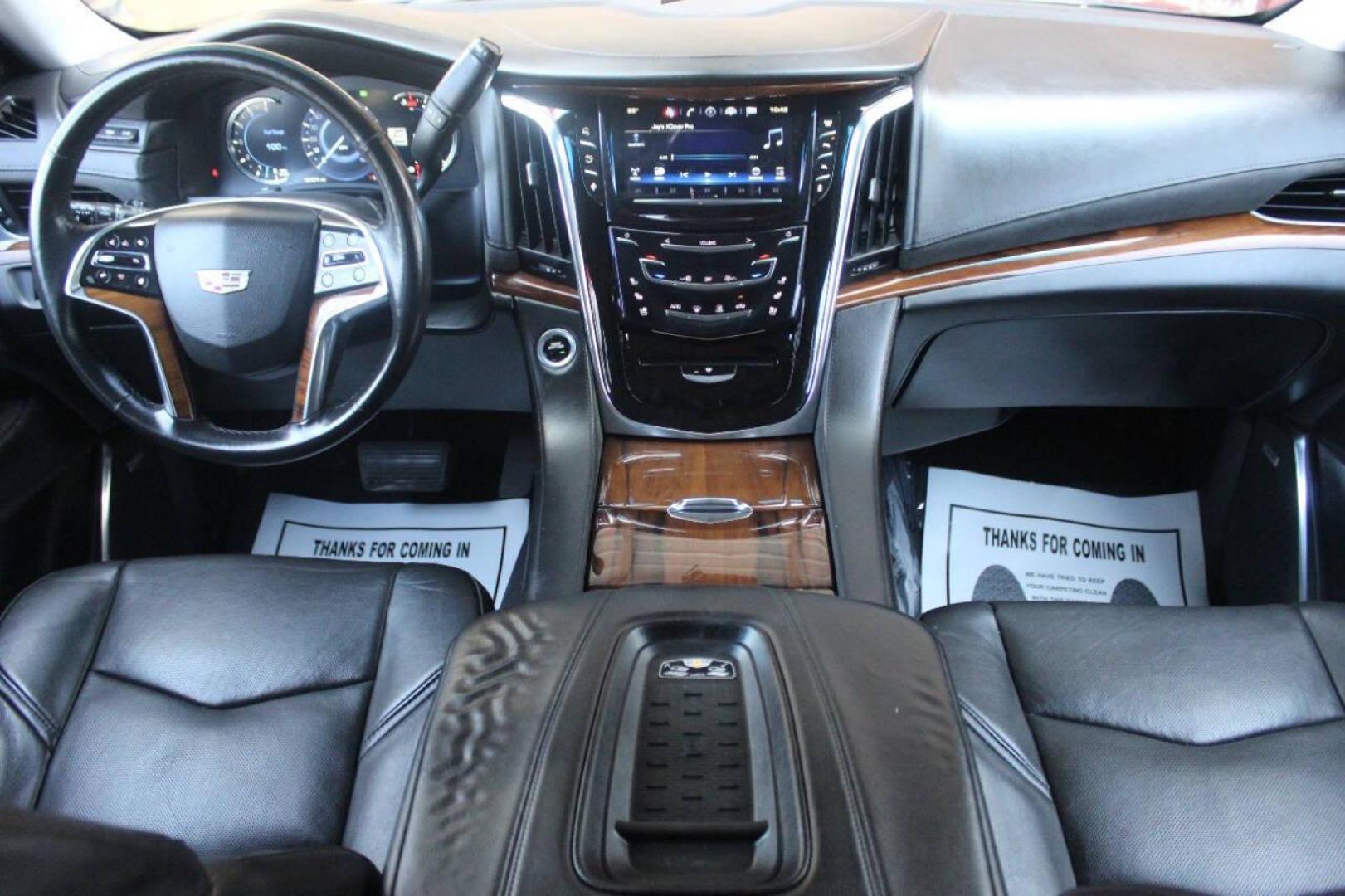 2016 Black Cadillac Escalade Luxury 2WD (1GYS3BKJ4GR) with an 6.2L V8 OHV 16V FFV engine, 6A transmission, located at 4301 NW 39th , Oklahoma City, OK, 73112, (405) 949-5600, 35.512135, -97.598671 - NO DRIVERS LICENCE NO-FULL COVERAGE INSURANCE-NO CREDIT CHECK. COME ON OVER TO SUPERSPORTS AND TAKE A LOOK AND TEST DRIVE. PLEASE GIVE US A CALL AT (405) 949-5600. NO LICENSIA DE MANEJAR- NO SEGURO DE COBERTURA TOTAL- NO VERIFICACCION DE CREDITO. POR FAVOR VENGAN A SUPERSPORTS, ECHE UN - Photo#19