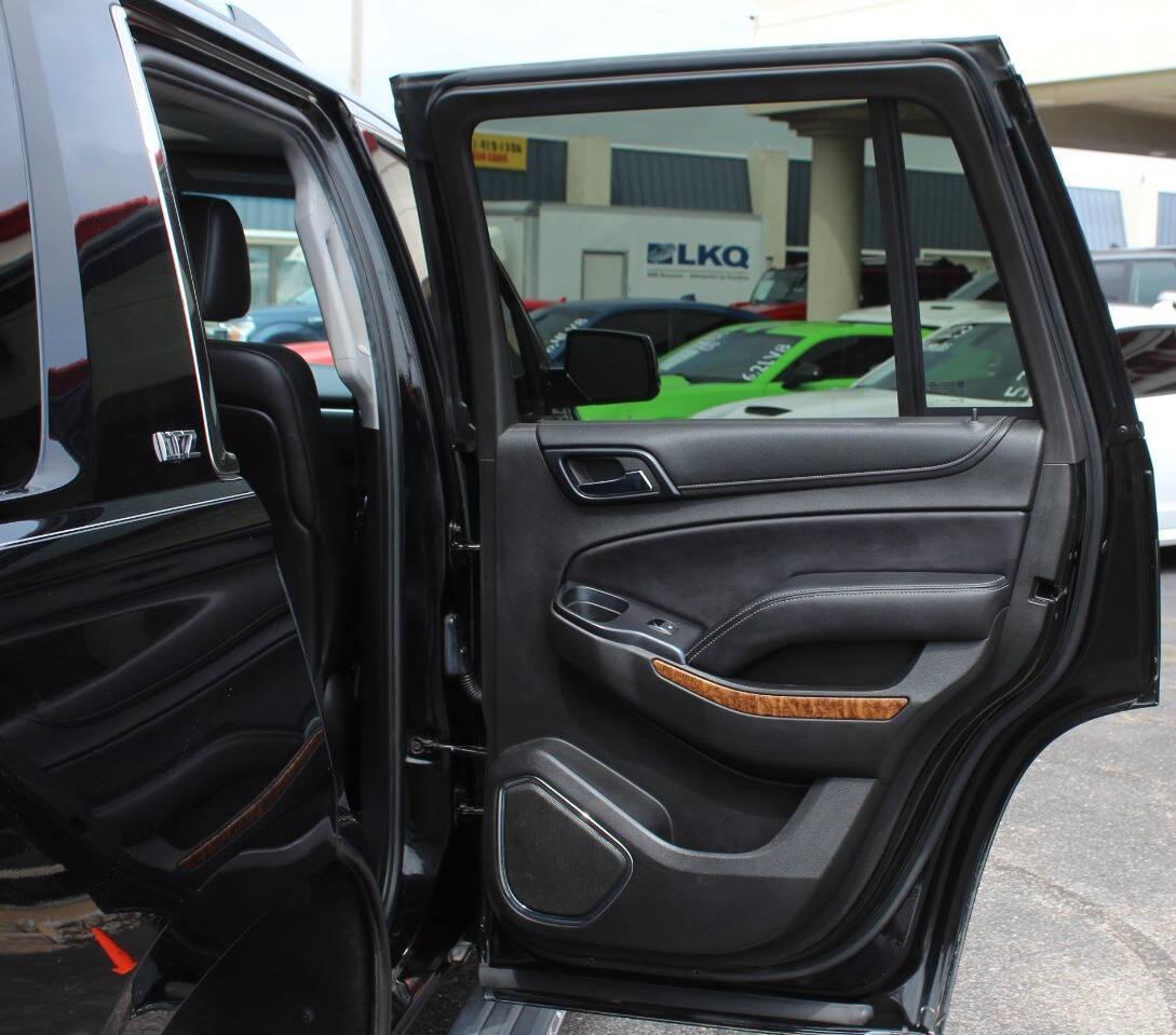 2015 Black Chevrolet Tahoe LTZ 4WD (1GNSKCKC9FR) with an 5.3L V8 5.3L V8 engine, Automatic 6-Speed transmission, located at 4301 NW 39th , Oklahoma City, OK, 73112, (405) 949-5600, 35.512135, -97.598671 - NO DRIVERS LICENCE NO-FULL COVERAGE INSURANCE-NO CREDIT CHECK. COME ON OVER TO SUPERSPORTS AND TAKE A LOOK AND TEST DRIVE. PLEASE GIVE US A CALL AT (405) 949-5600. NO LICENSIA DE MANEJAR- NO SEGURO DE COBERTURA TOTAL- NO VERIFICACCION DE CREDITO. POR FAVOR VENGAN A SUPERSPORTS, ECHE UN - Photo#13